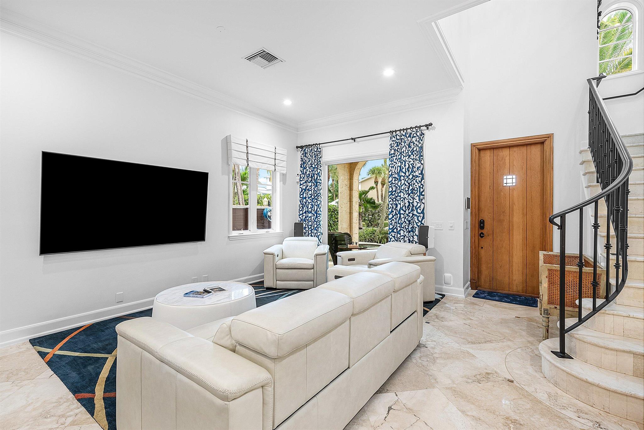 SHORE VIEW - Residential