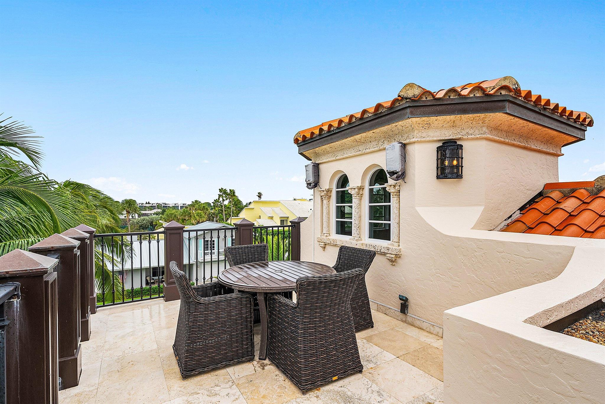 SHORE VIEW - Residential