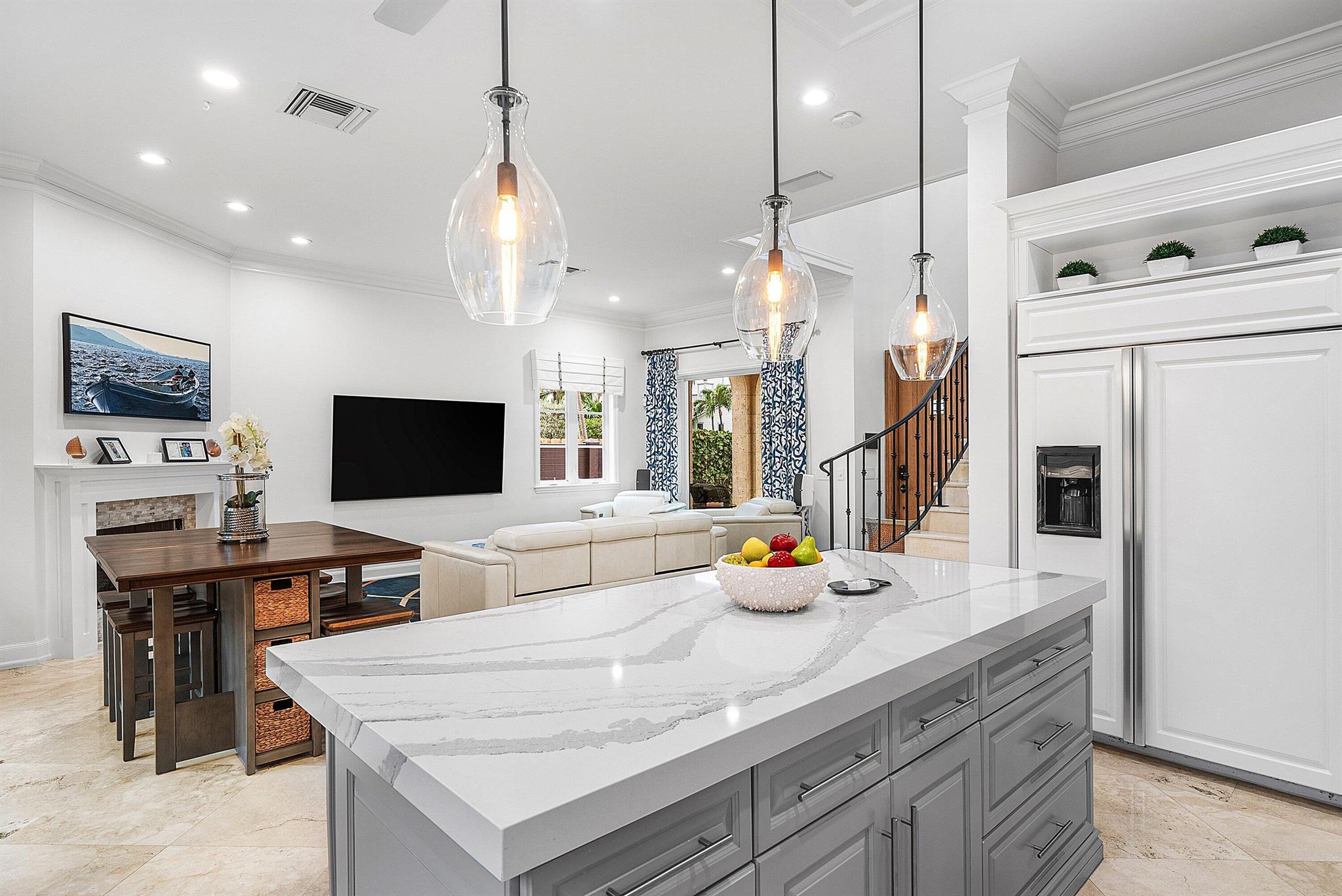 SHORE VIEW - Residential