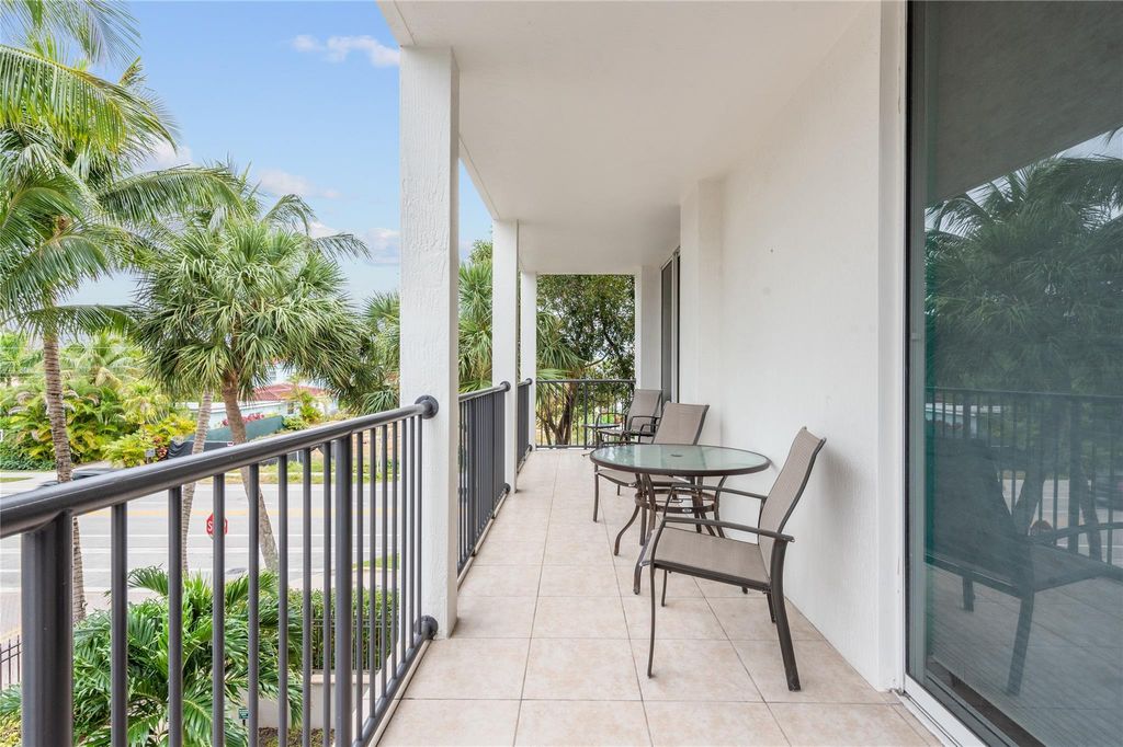 Photo of 191 SE 20th Avenue #312, Deerfield Beach, FL 33441 (MLS # F10485505)