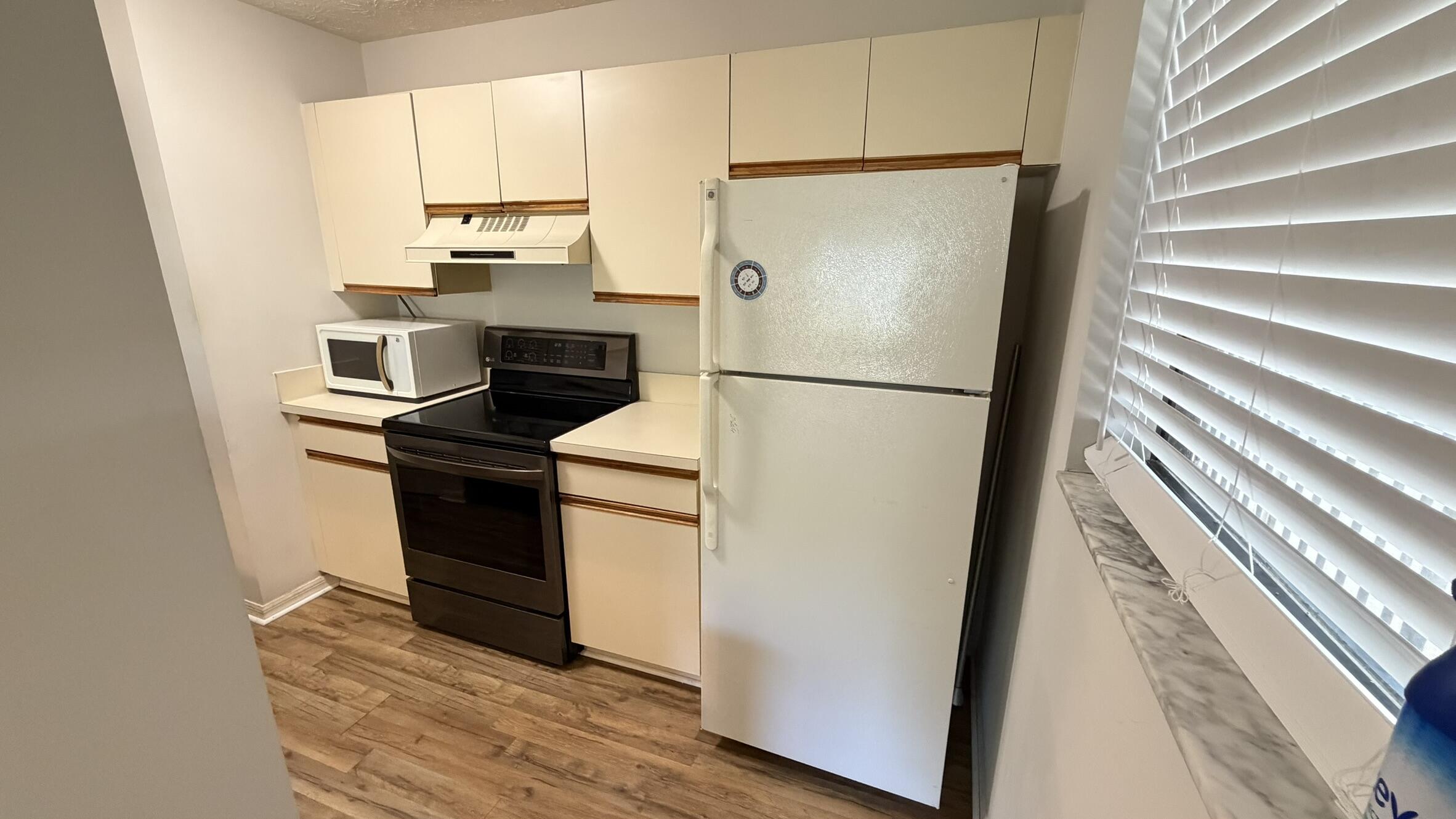 FAIRWAY PALMS CONDO - Residential Lease
