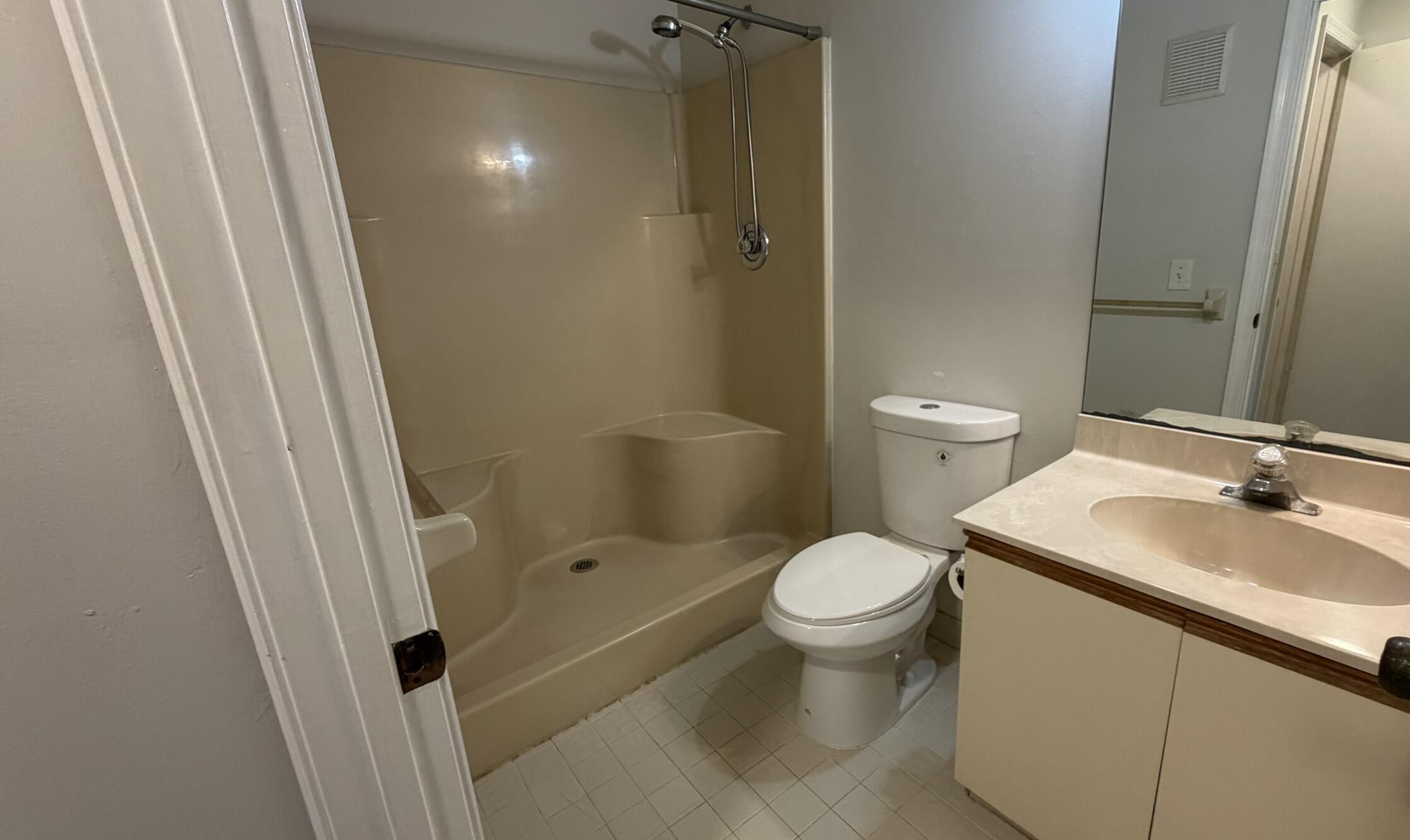 FAIRWAY PALMS CONDO - Residential Lease