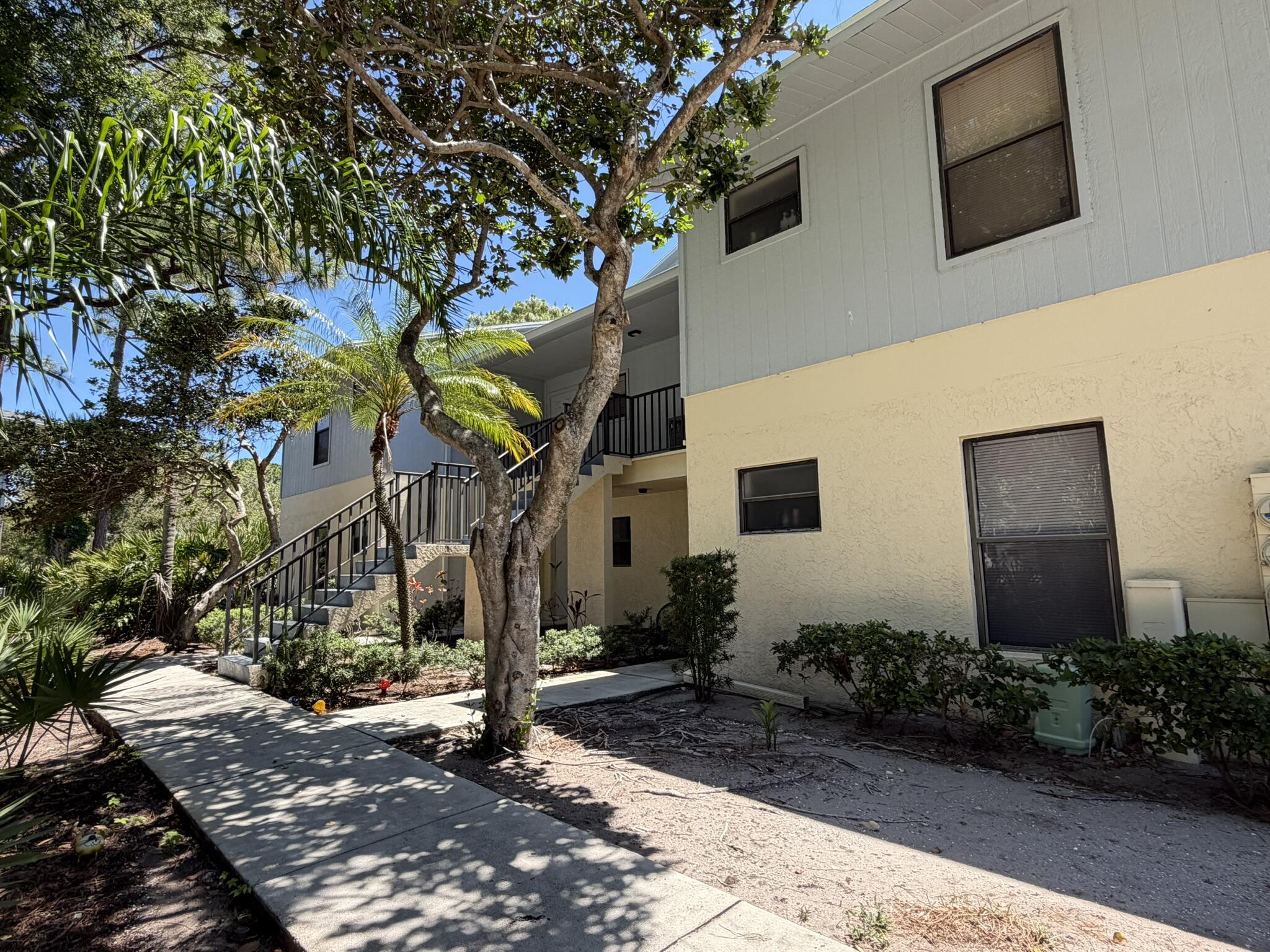 FAIRWAY PALMS CONDO - Residential Lease