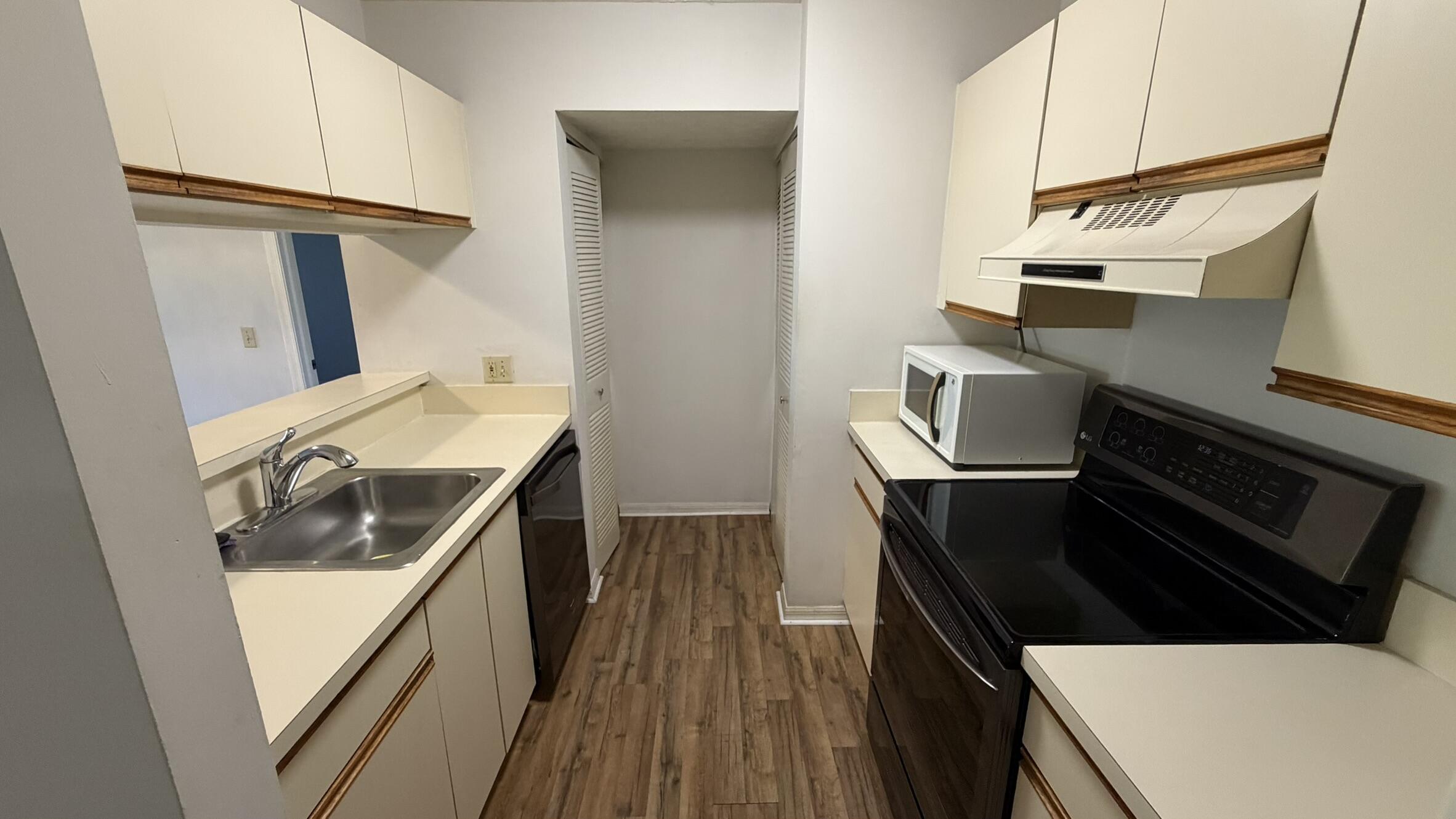 FAIRWAY PALMS CONDO - Residential Lease