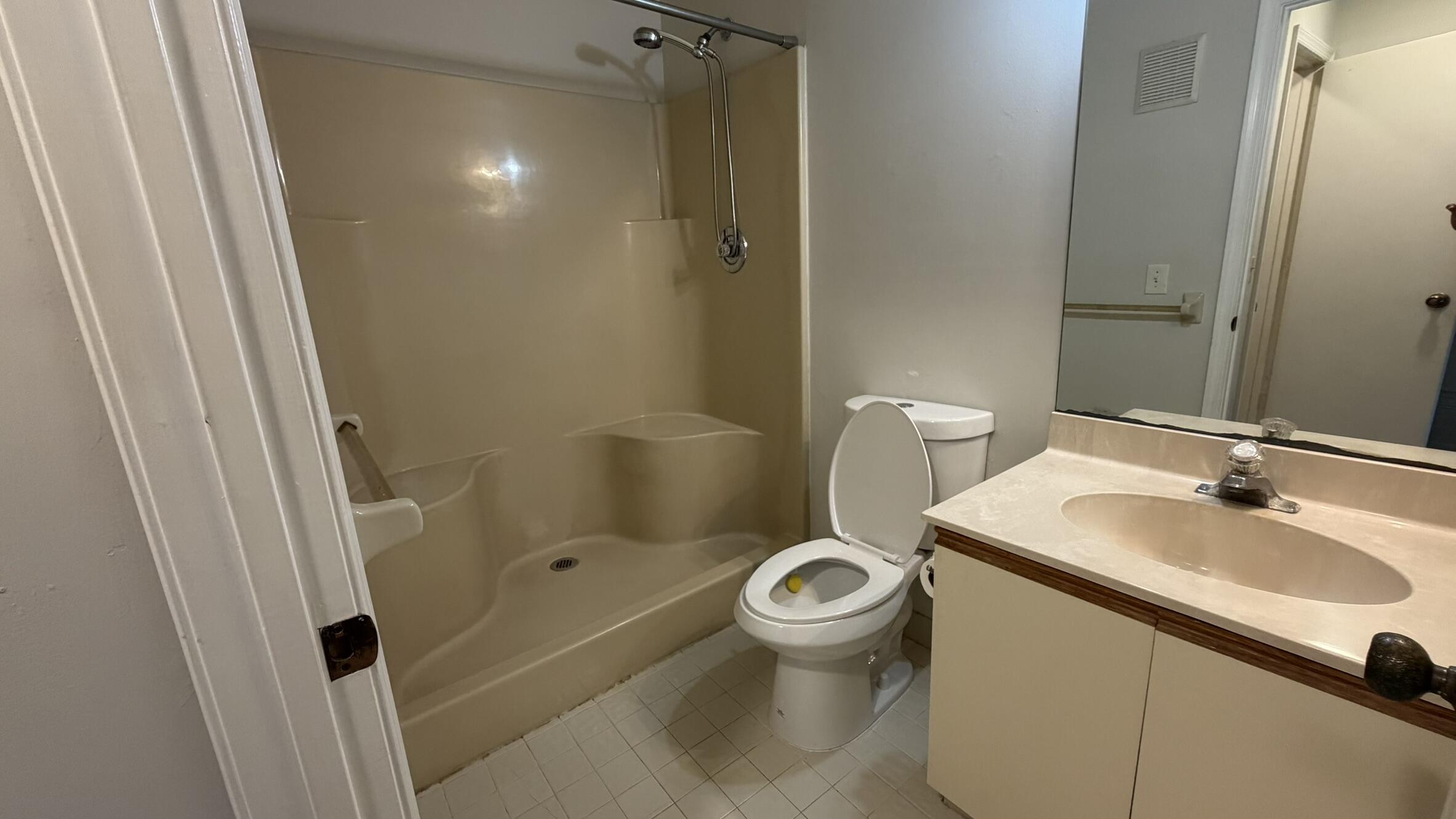 FAIRWAY PALMS CONDO - Residential Lease