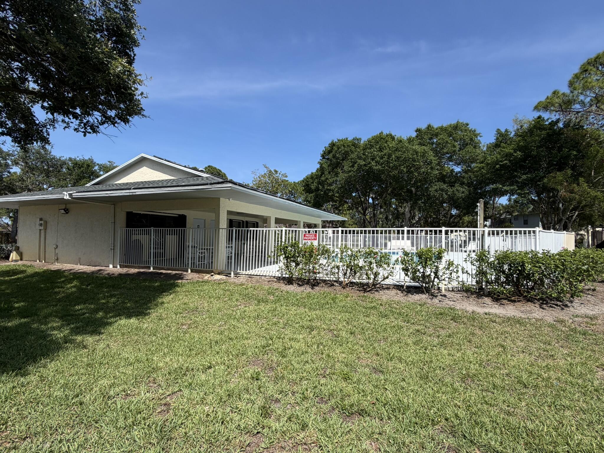 FAIRWAY PALMS CONDO - Residential Lease