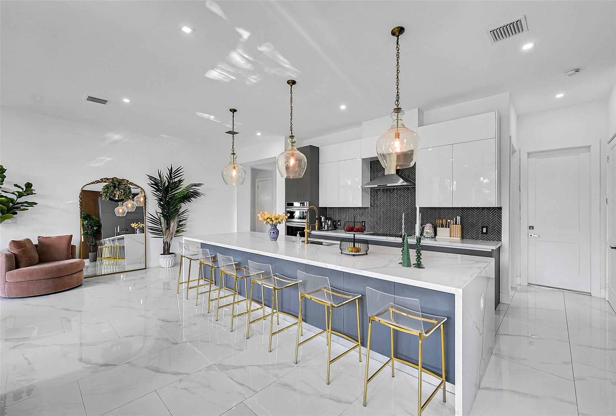 Farida 176-152 B - Residential