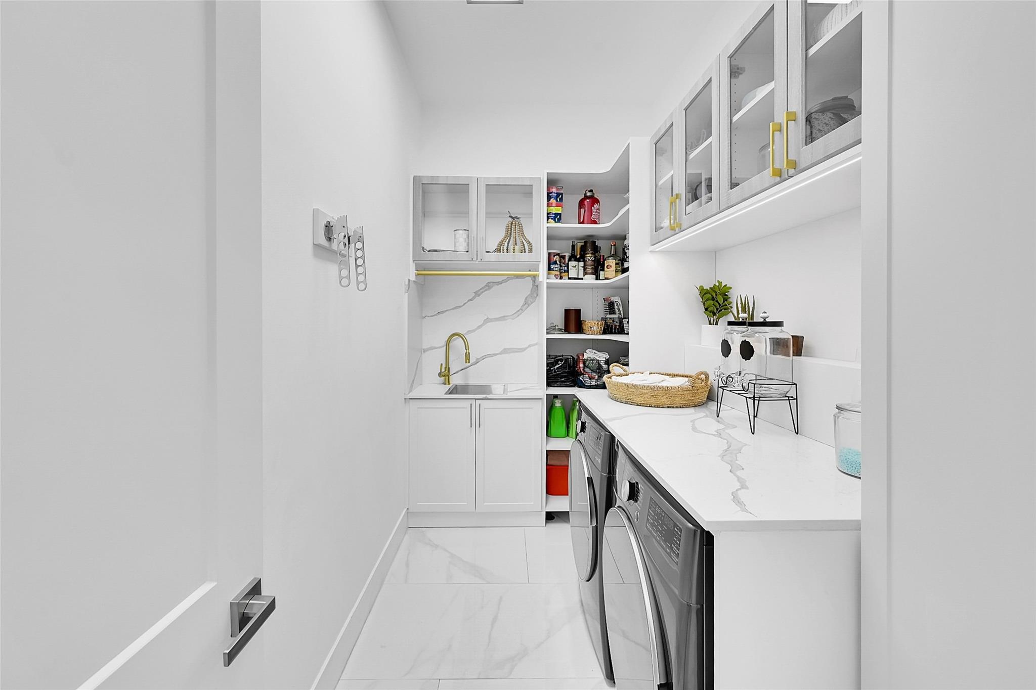 Farida 176-152 B - Residential