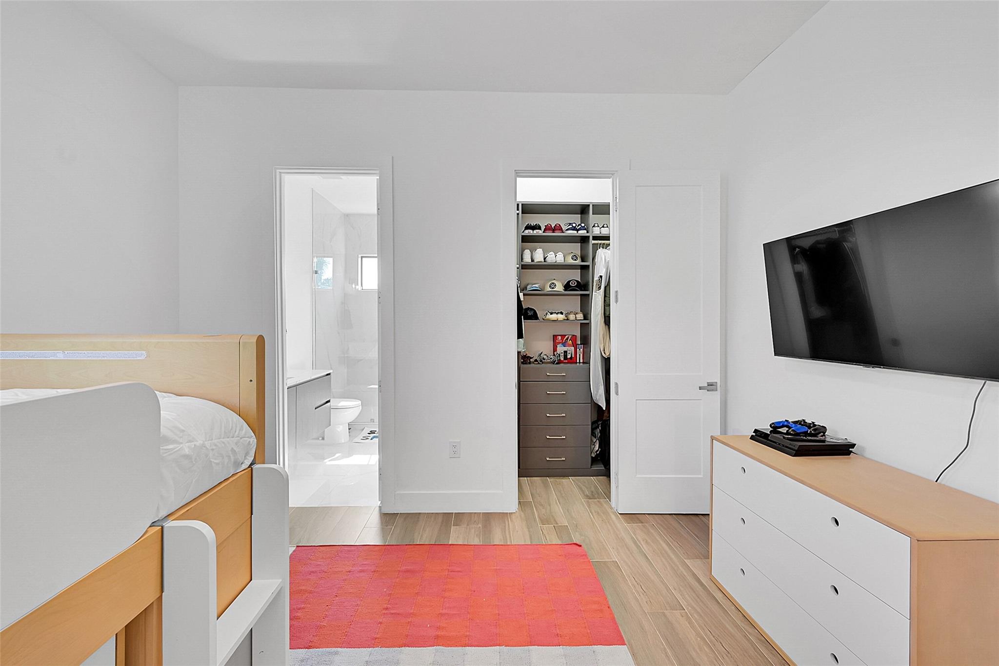 Farida 176-152 B - Residential