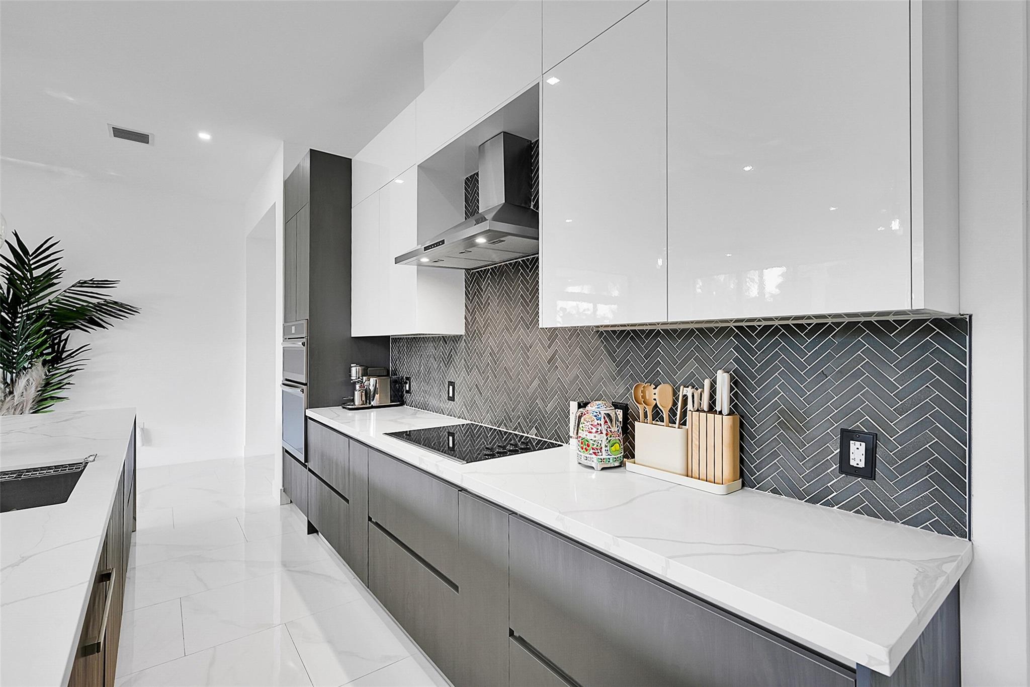 Farida 176-152 B - Residential