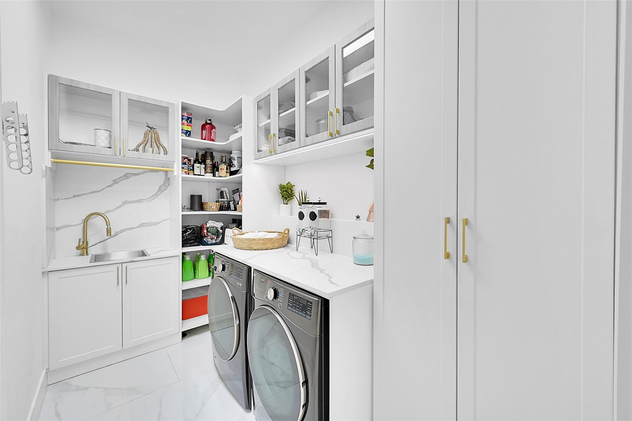 Farida 176-152 B - Residential