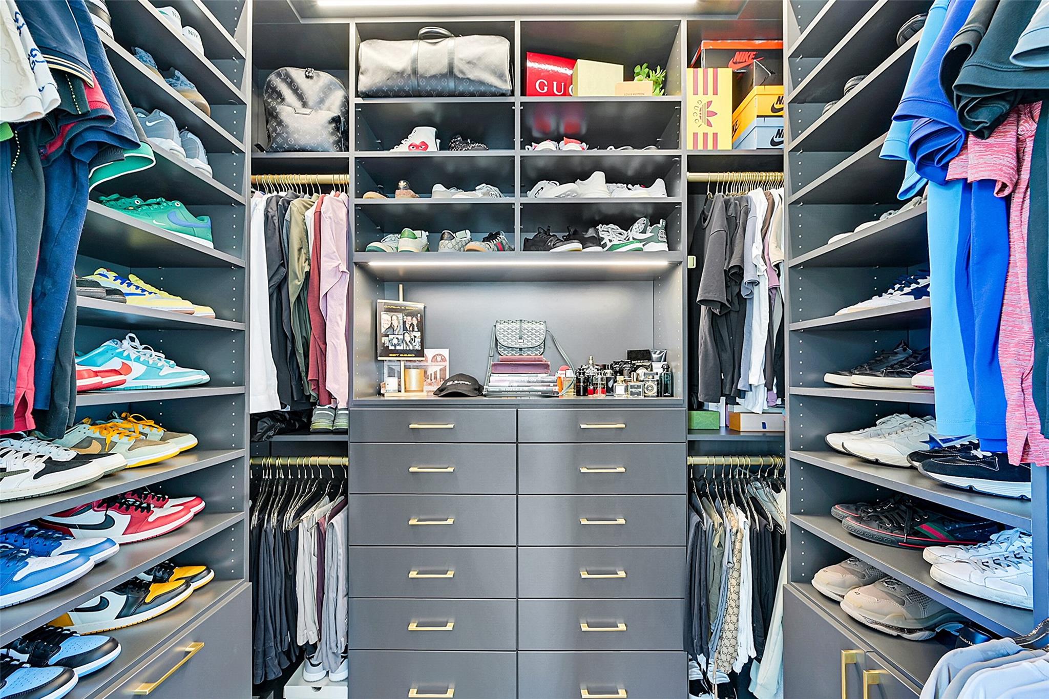 Farida 176-152 B - Residential