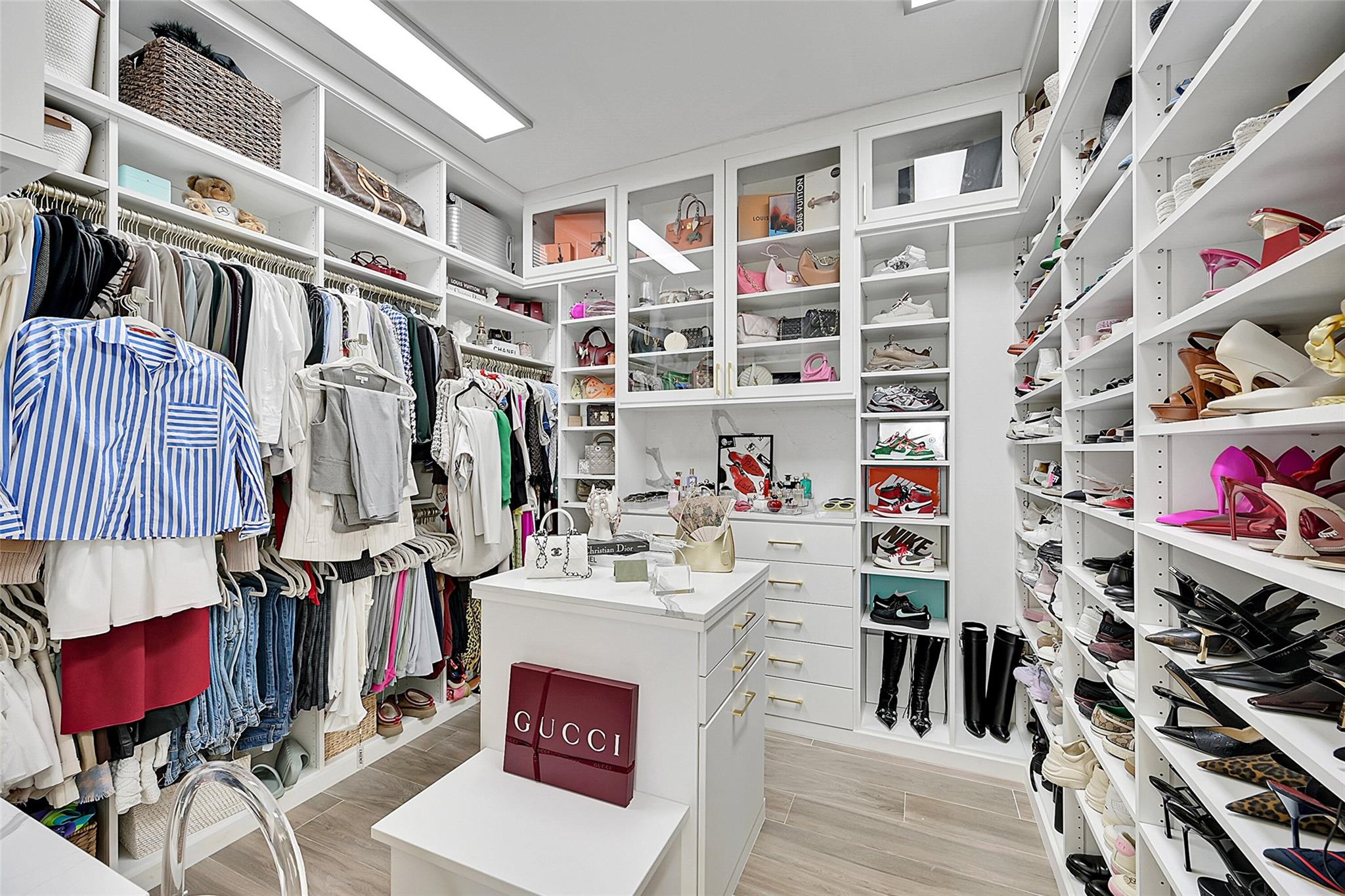 View photos, virtual tours, details... 12300 Rhino Oaks drive