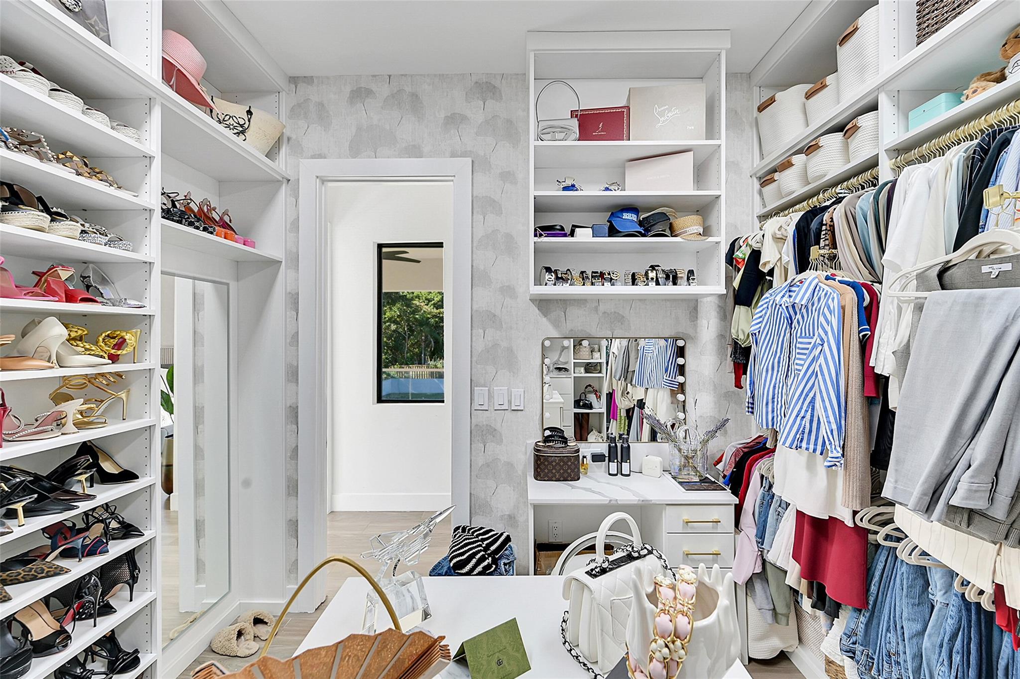 Farida 176-152 B - Residential