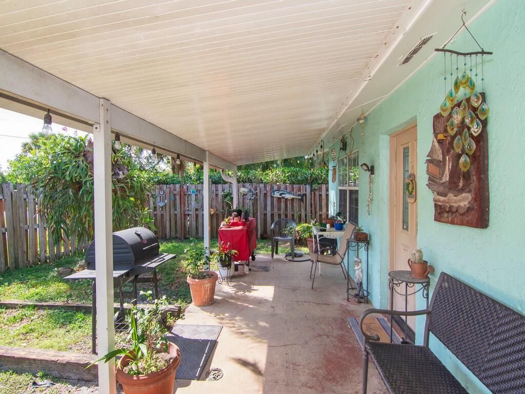 Photo of 2951 SE Hawthorne Street, Stuart, FL 34997 (MLS # R10889918)