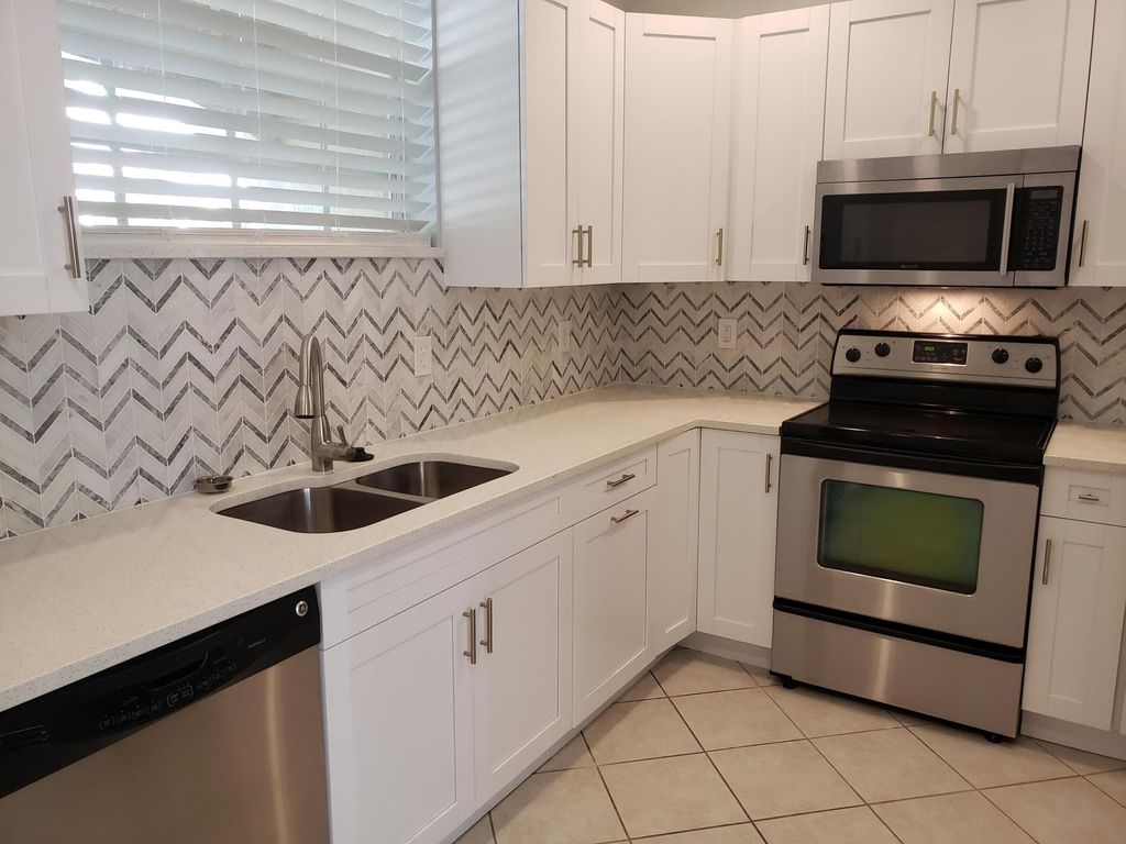 Photo of 4807 N Wickham Circle #B, Delray Beach, FL 33445 (MLS # R11161133)