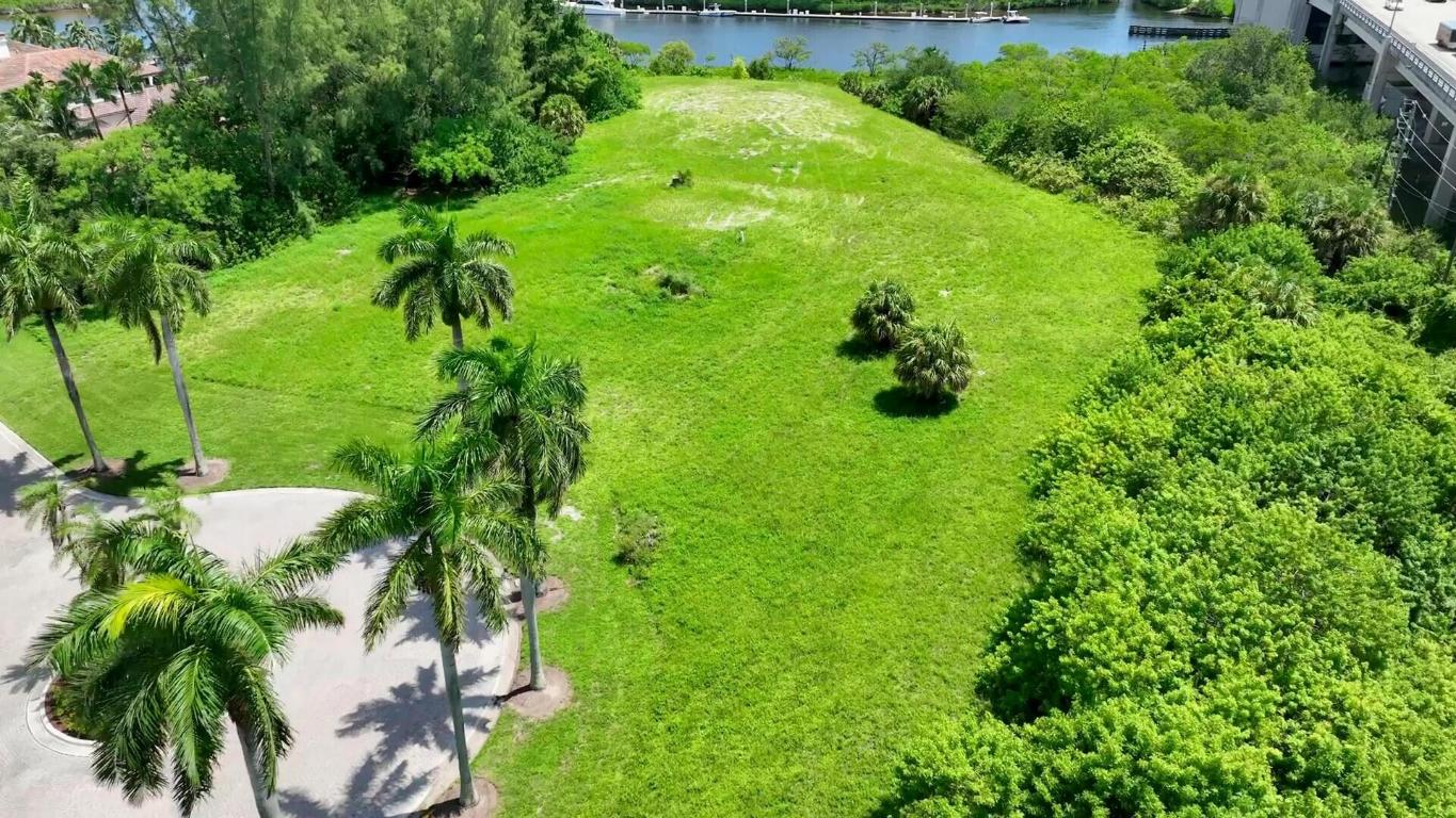 FISHERMANS WHARF - Land