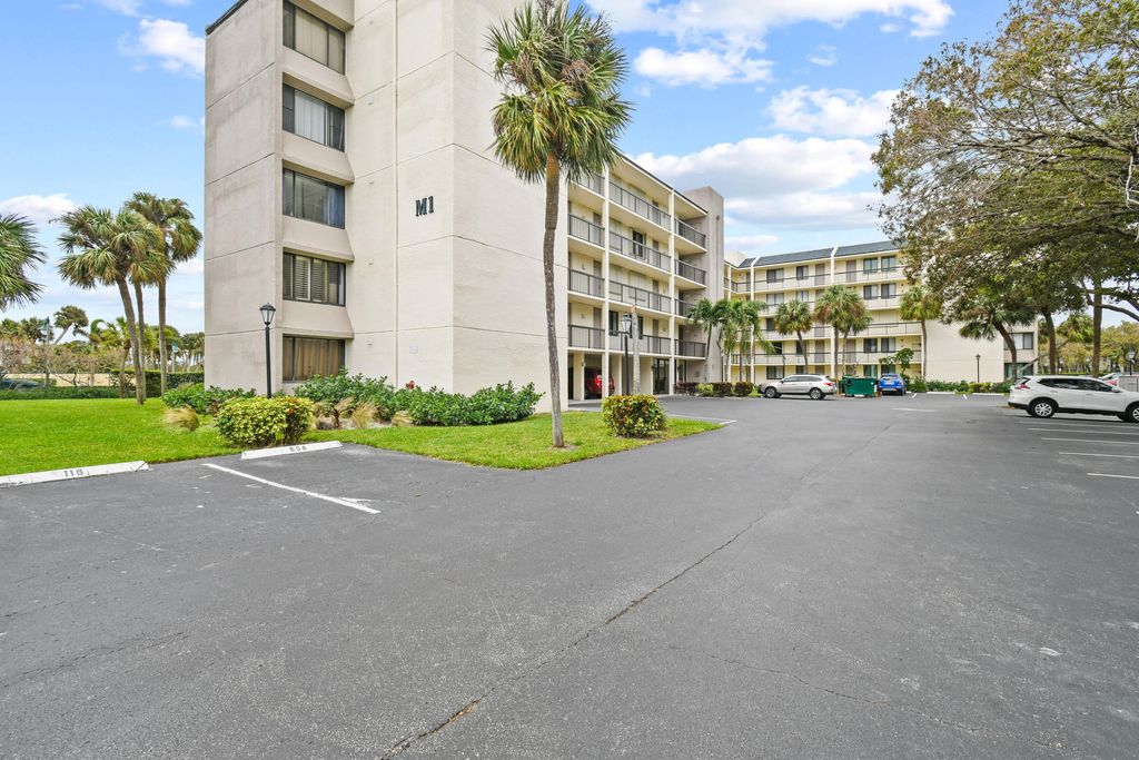 Photo of 1605 S Us Highway 1 #M1-404, Jupiter, FL 33477 (MLS # R11099312)