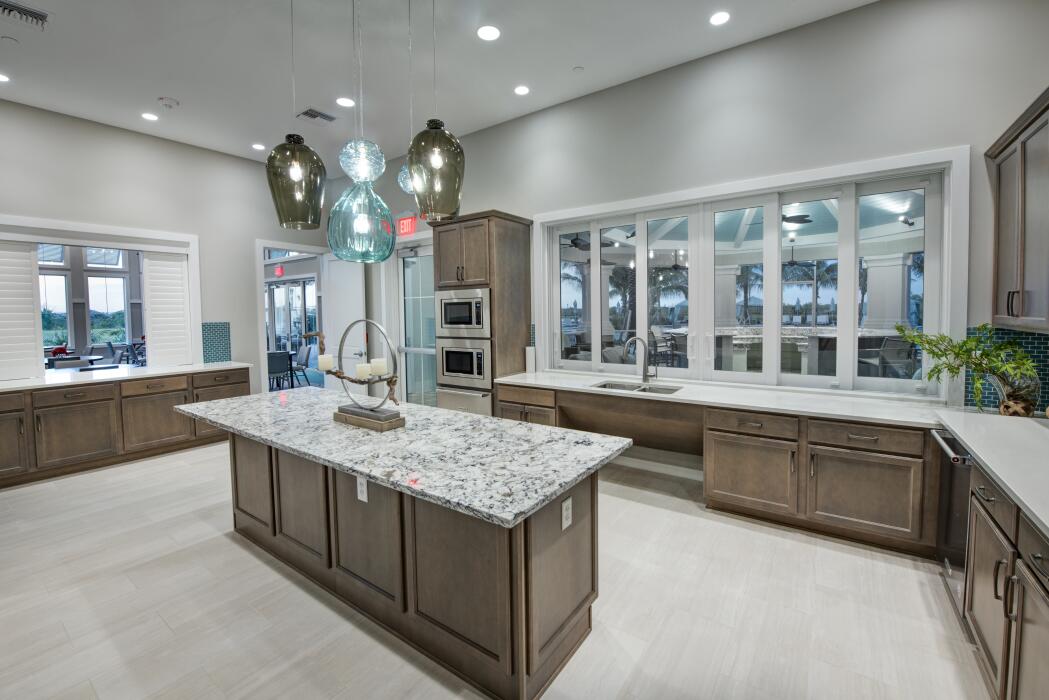 DEL WEBB TRADITION - Residential