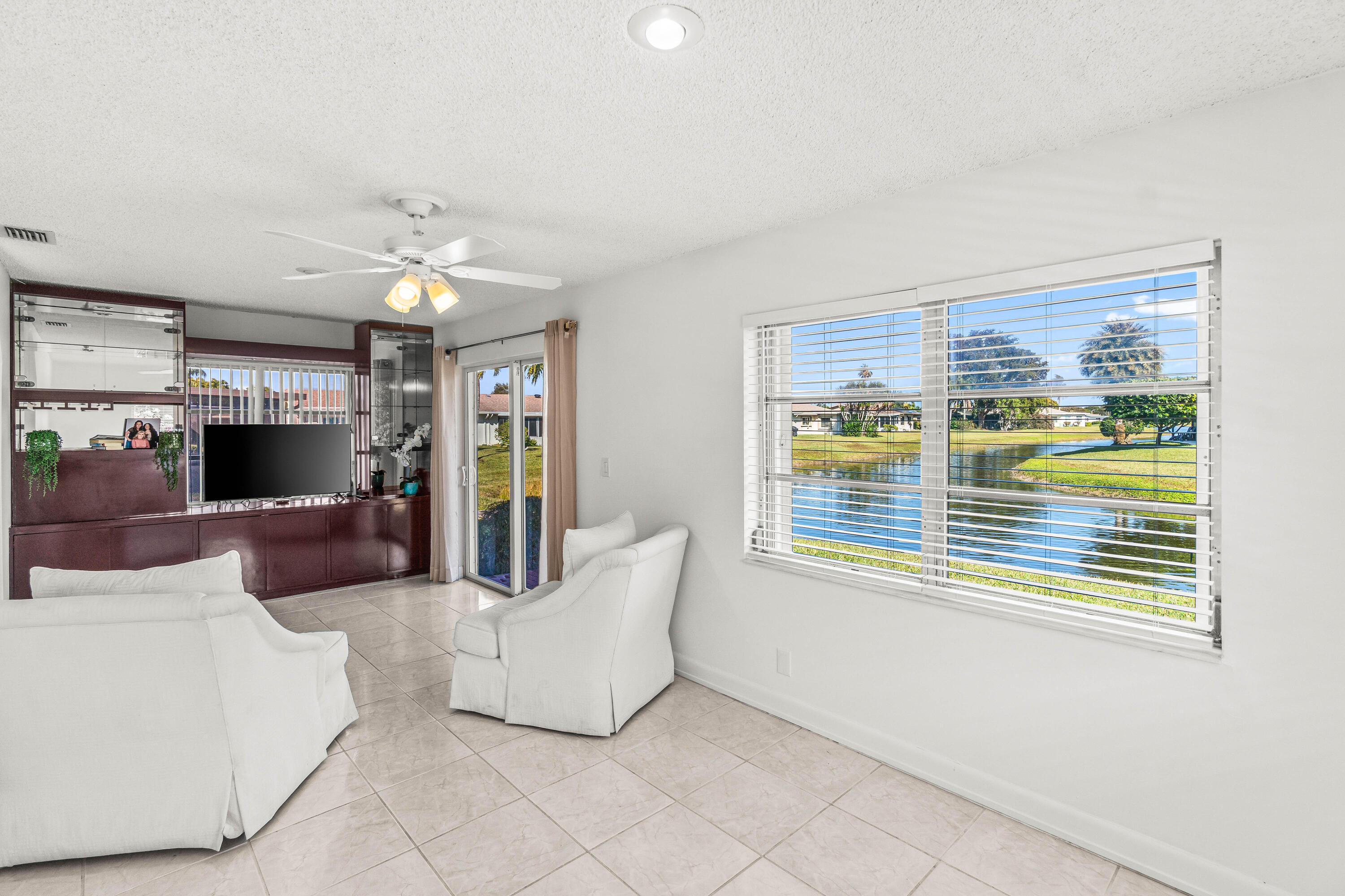 DELRAY VILLAS 5 - Residential