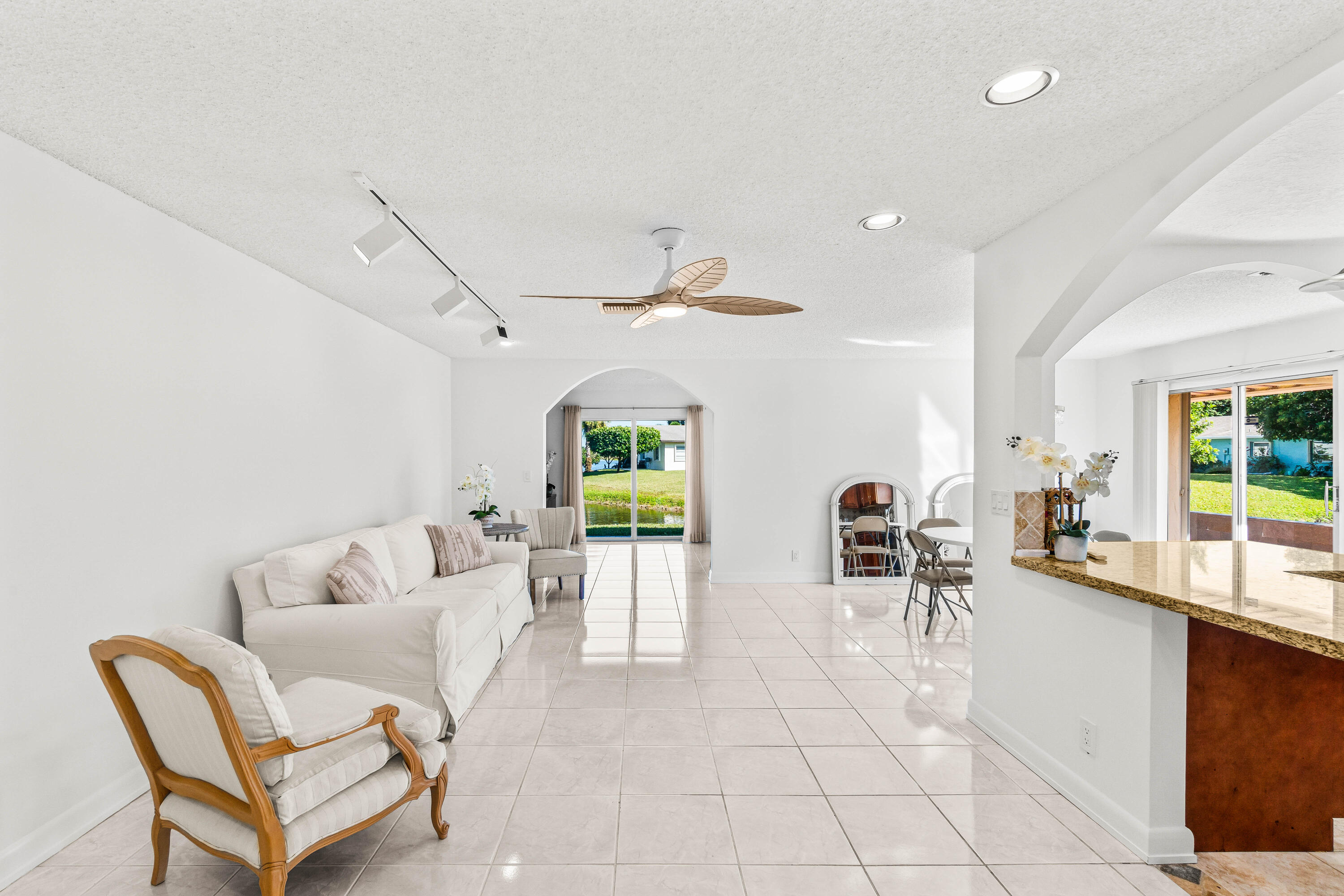 DELRAY VILLAS 5 - Residential