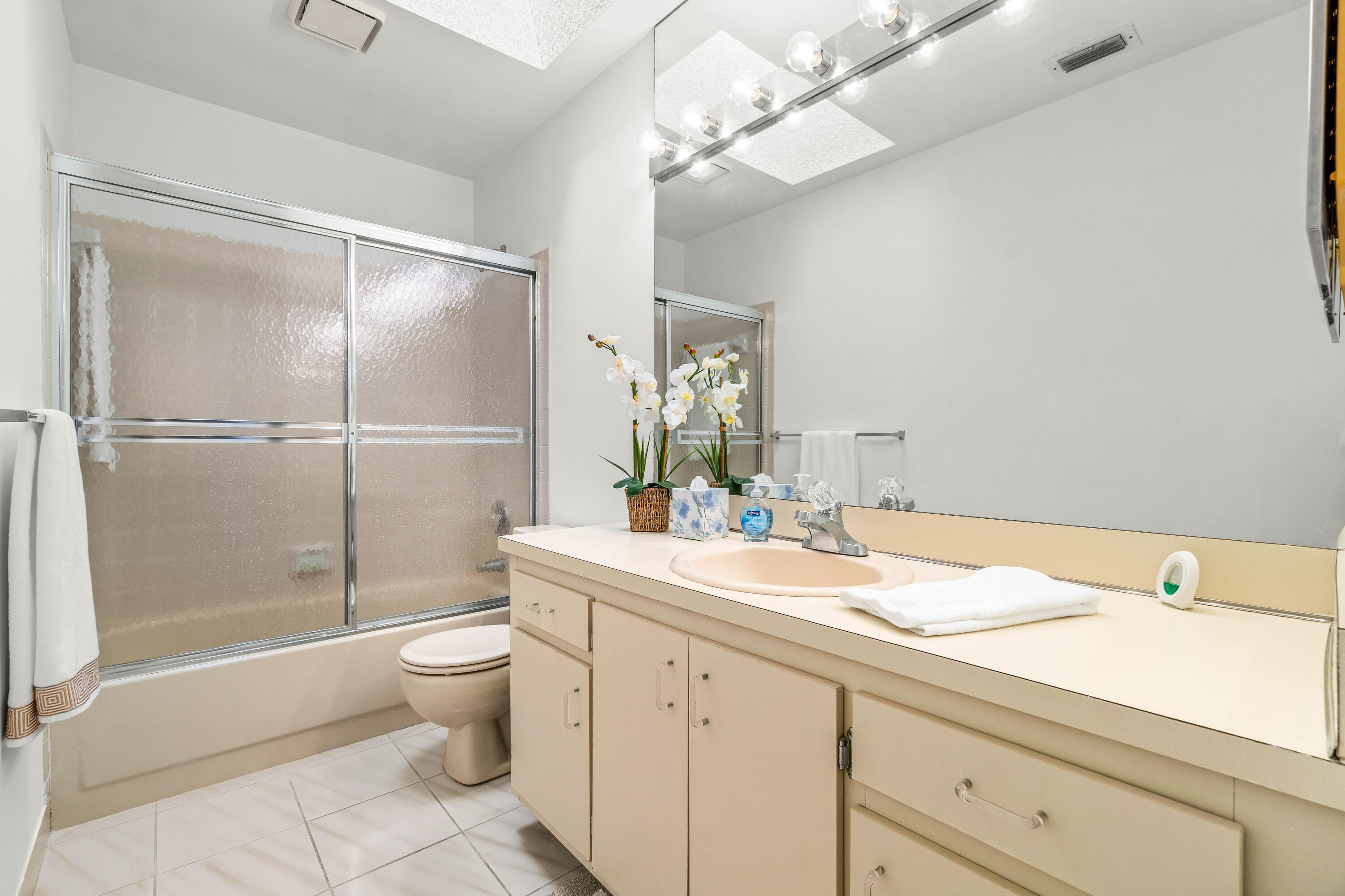 DELRAY VILLAS 5 - Residential