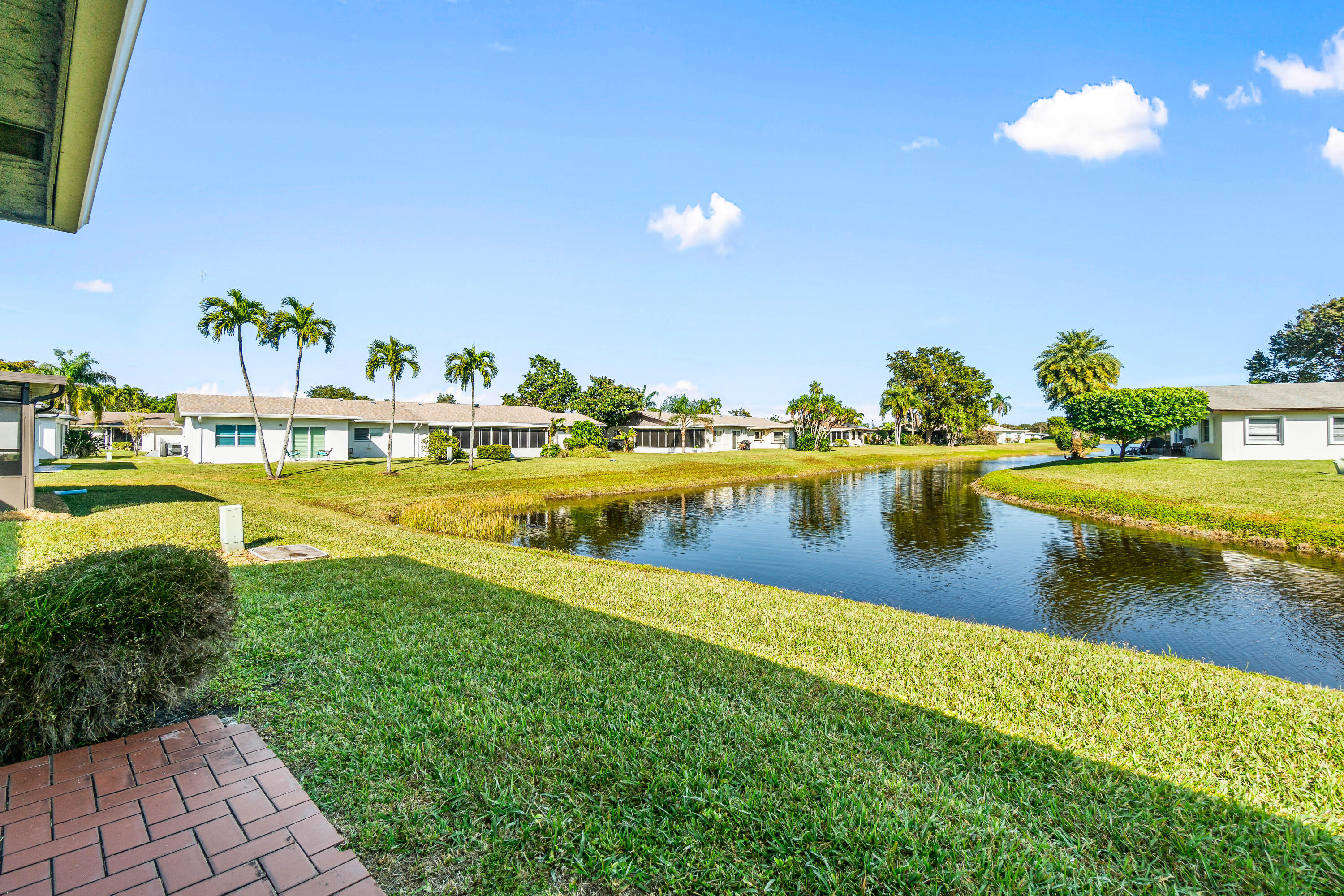 DELRAY VILLAS 5 - Residential