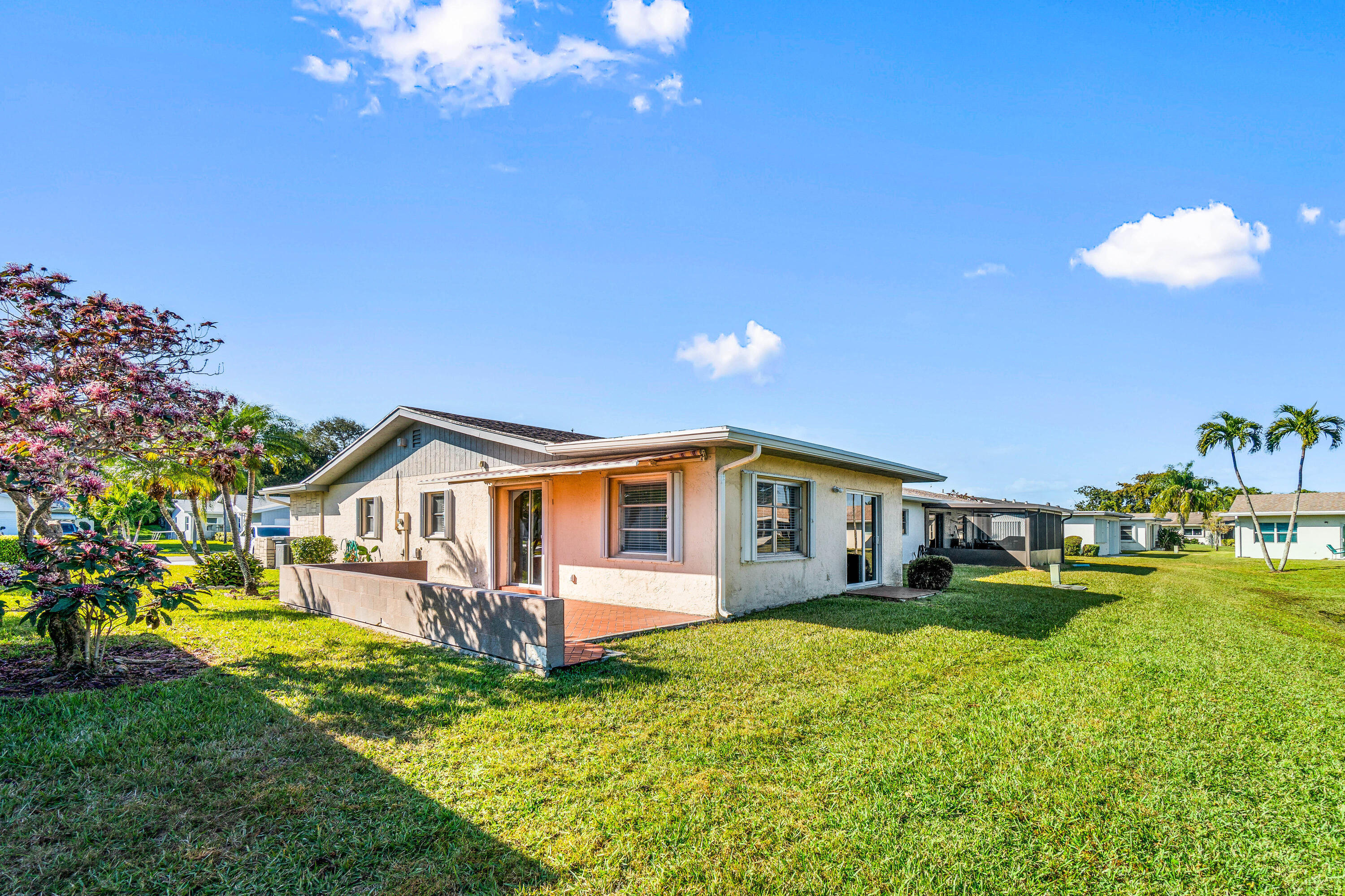 DELRAY VILLAS 5 - Residential