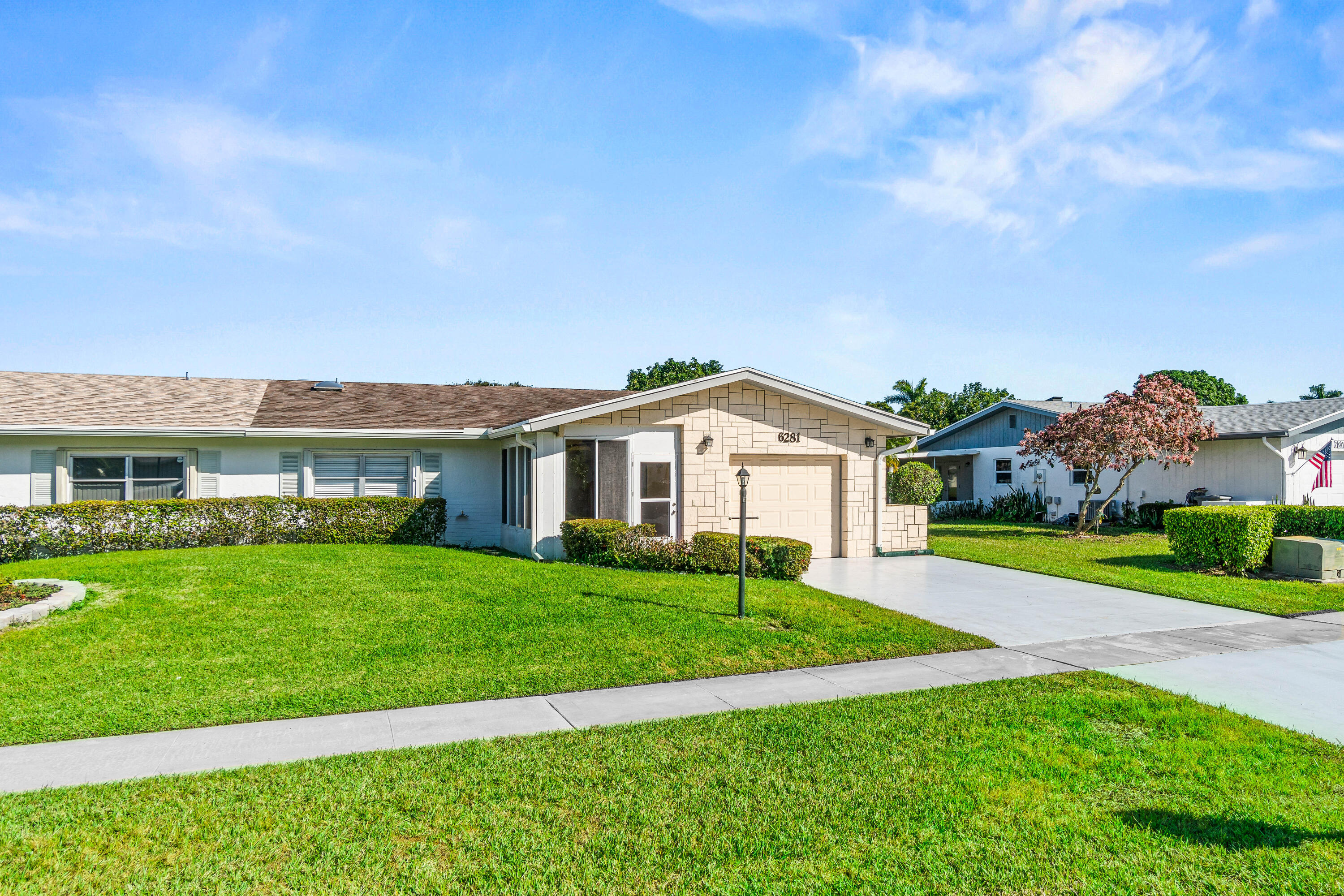 DELRAY VILLAS 5 - Residential