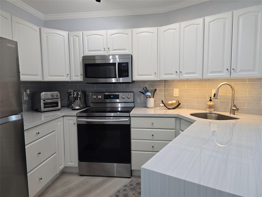 River Reach Condominiums - Residential Lease