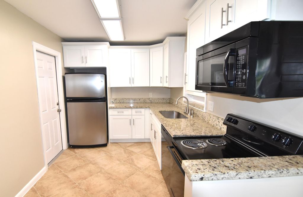 Photo of 9731 Richmond Circle, Boca Raton, FL 33434 (MLS # B26019897)