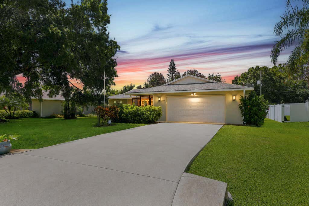 Photo of 2526 SE Victory Avenue, Port Saint Lucie, FL 34952 (MLS # B26049229)