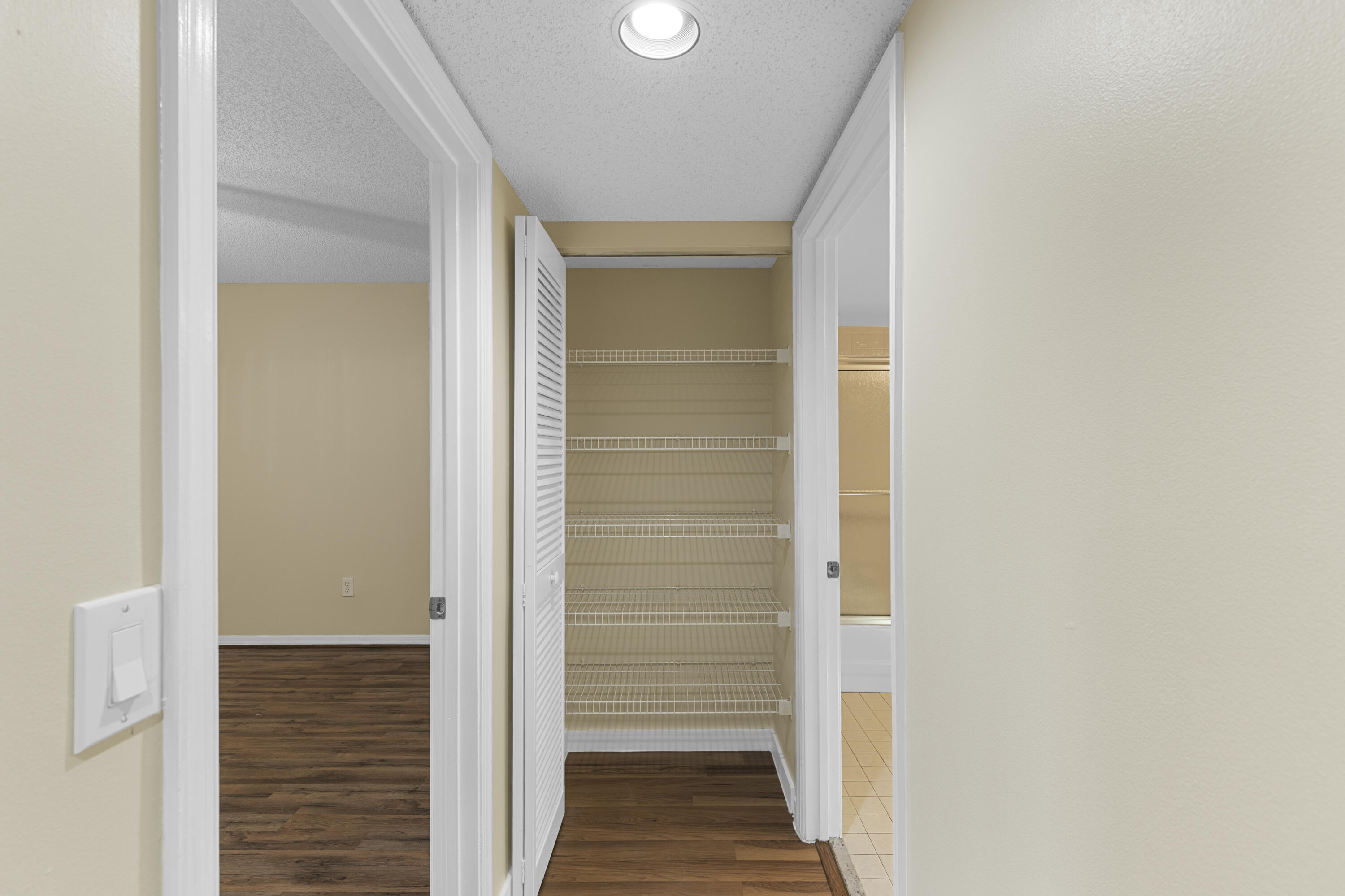 GRANVILLE CONDOMINIUM H - Residential