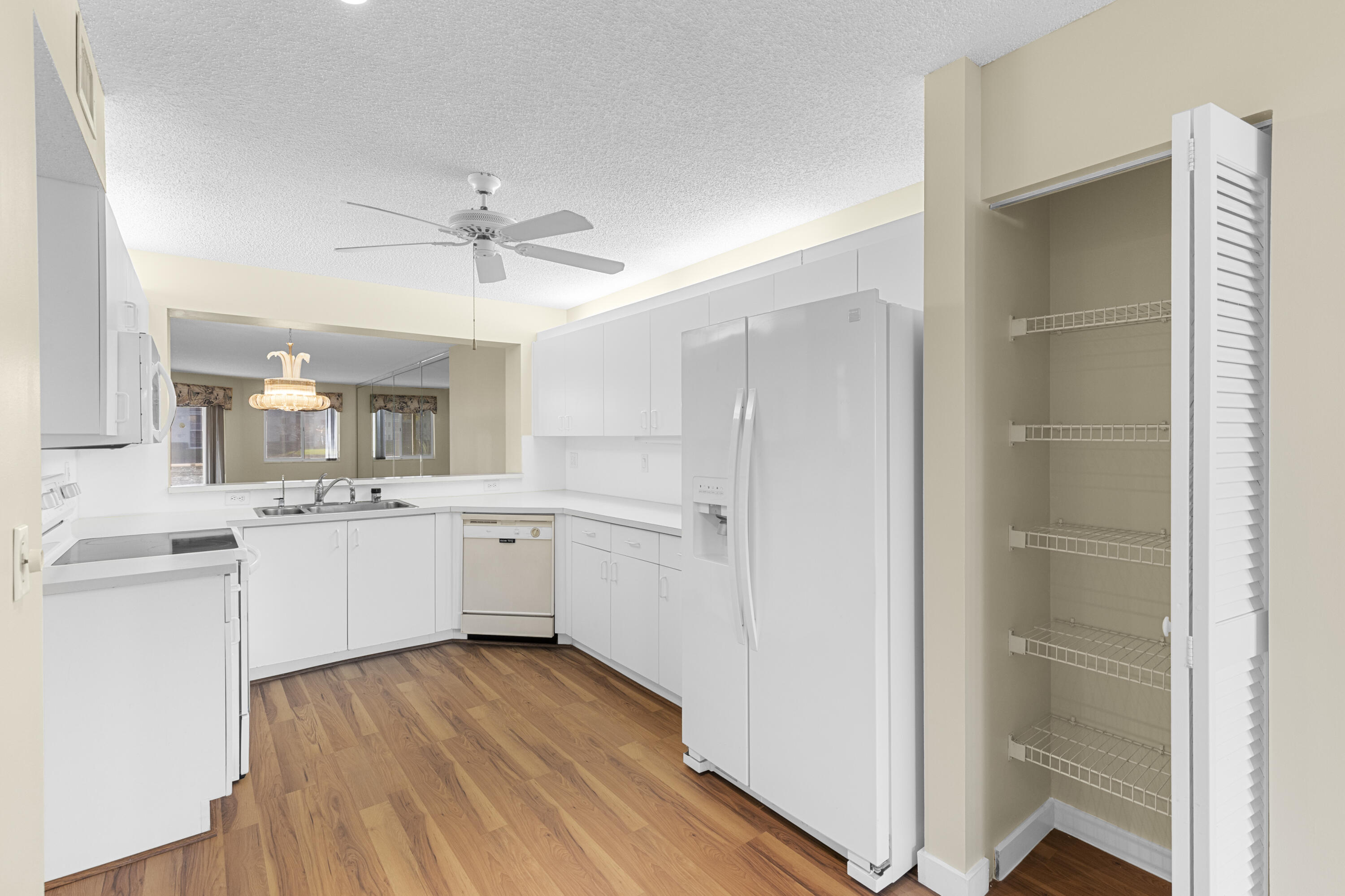 GRANVILLE CONDOMINIUM H - Residential