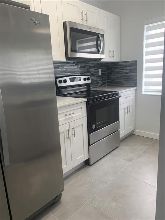 Bonaventure 82-43 B - Residential Lease