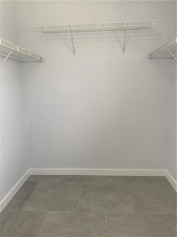 Bonaventure 82-43 B - Residential Lease