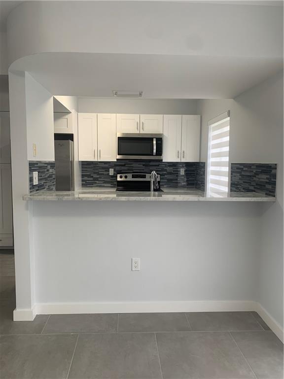 Bonaventure 82-43 B - Residential Lease