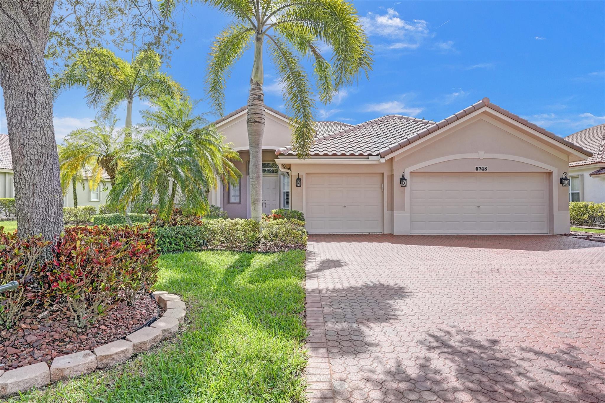 6748 NW 110th Way