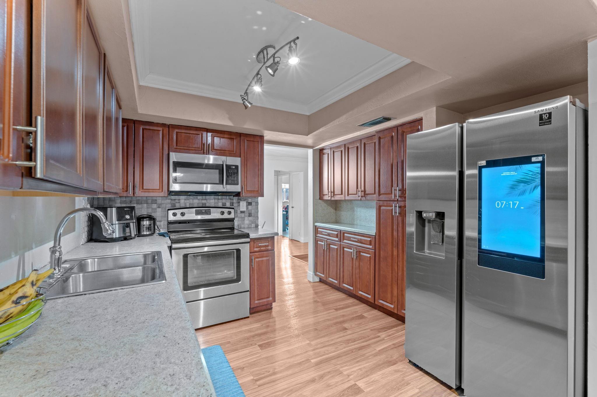 Sunrise Golf Village Sec - Residential