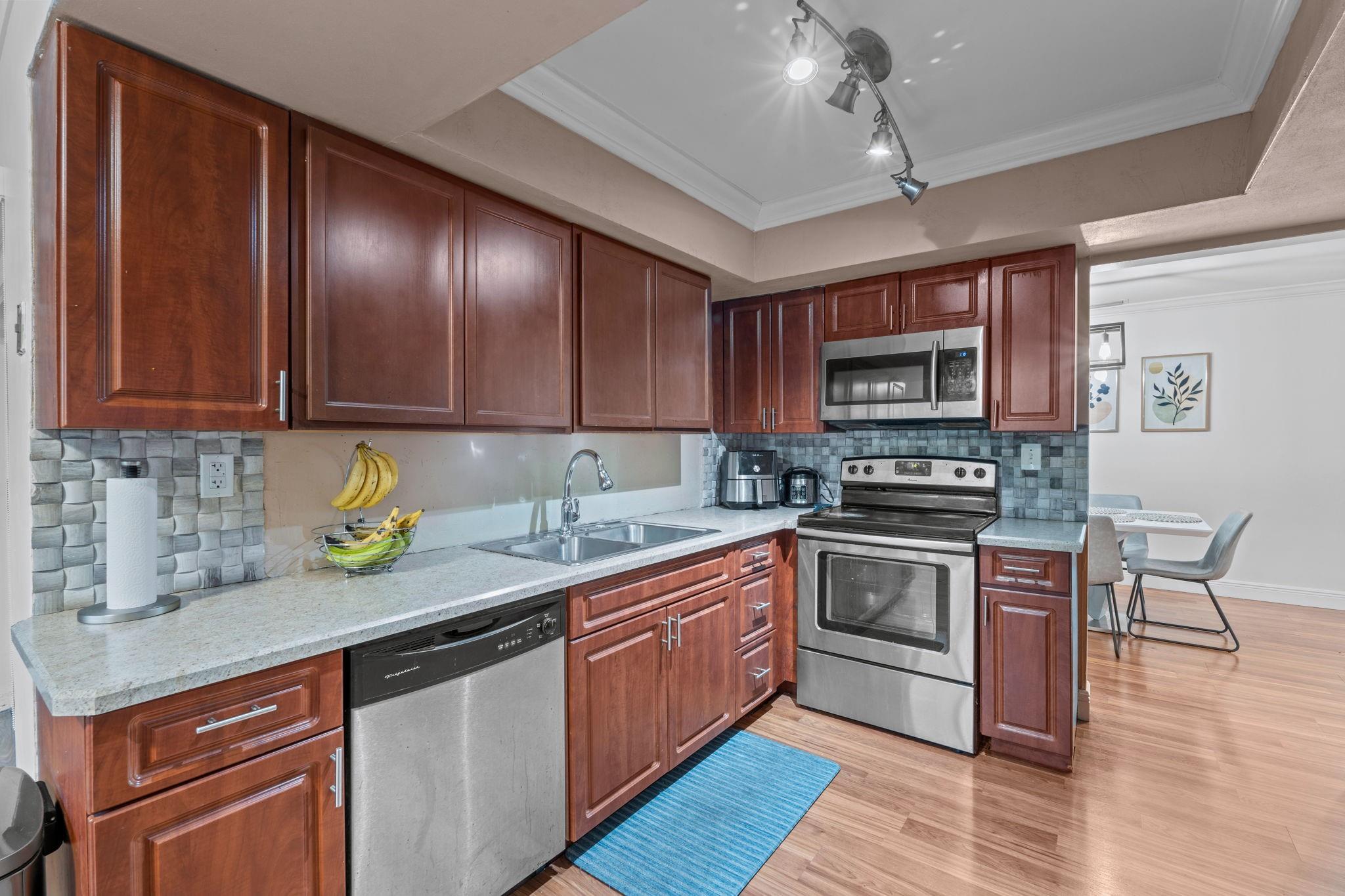 Sunrise Golf Village Sec - Residential