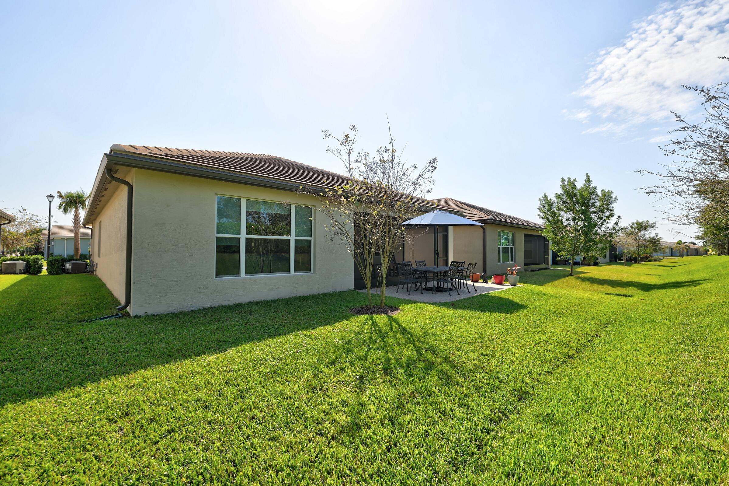 VALENCIA CAY/RIVERLAND - Residential