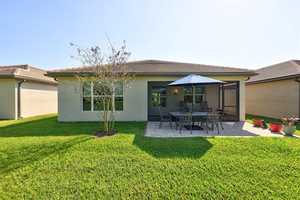 VALENCIA CAY/RIVERLAND - Residential