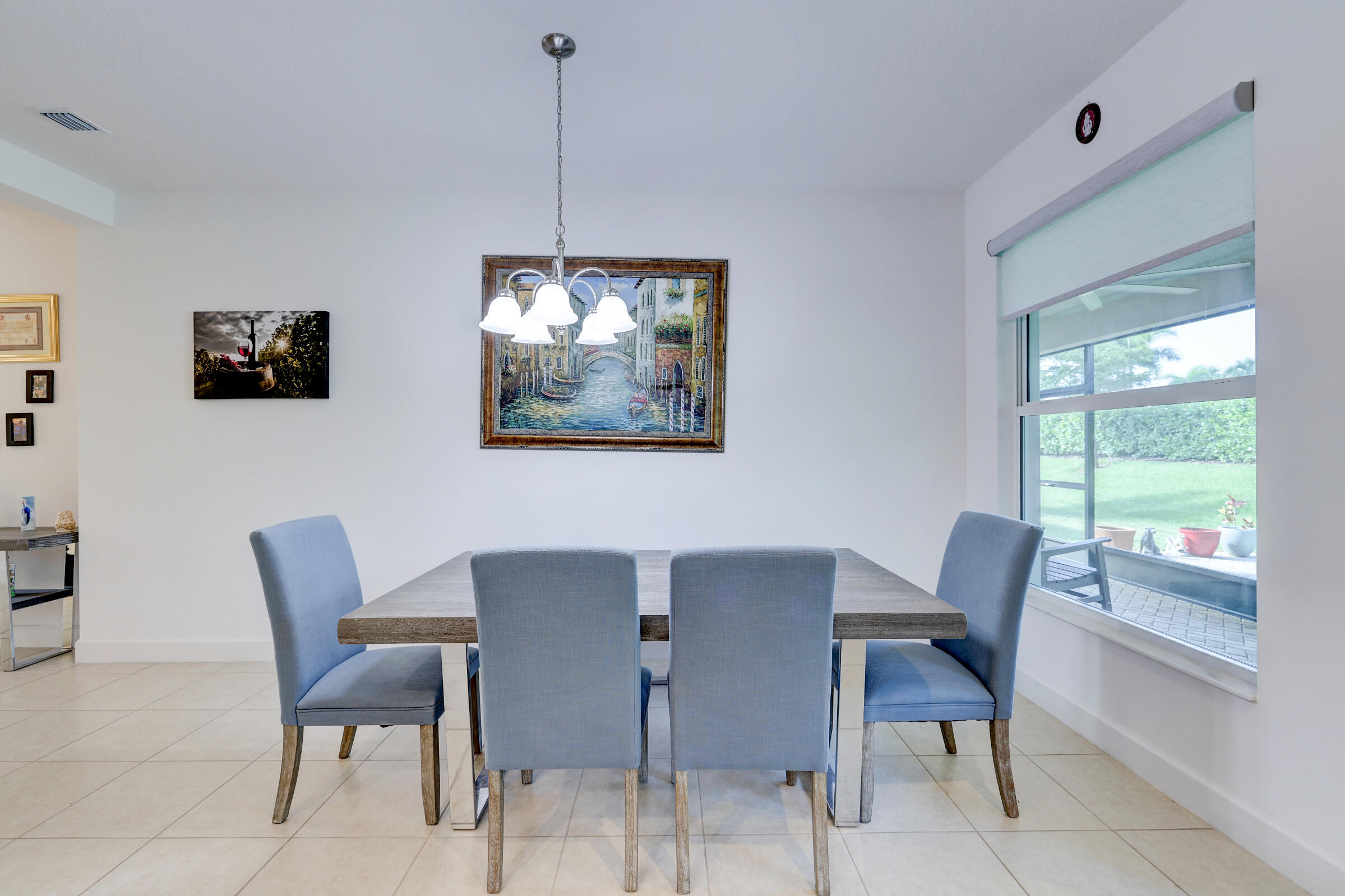 VALENCIA CAY/RIVERLAND - Residential