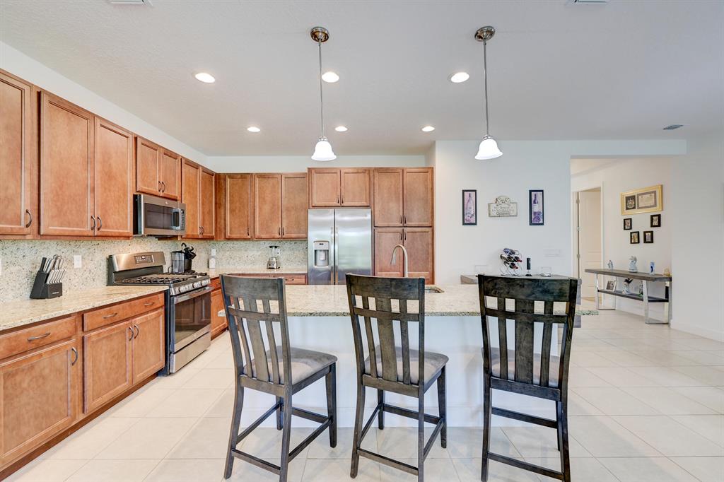 VALENCIA CAY/RIVERLAND - Residential