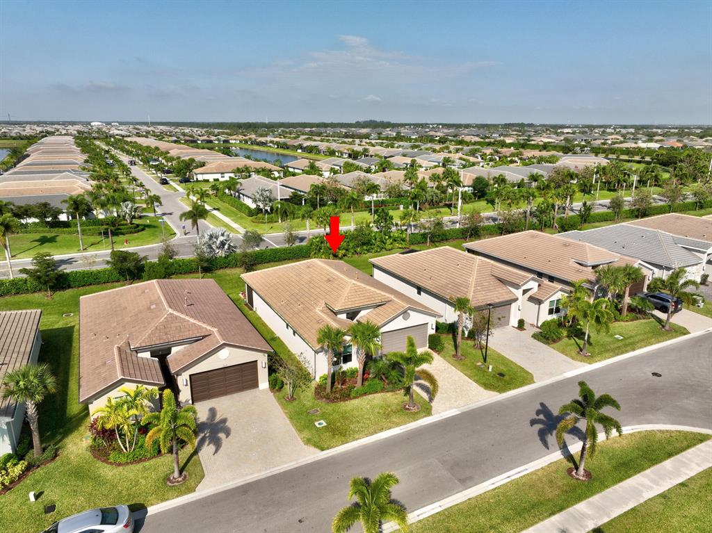 VALENCIA CAY/RIVERLAND - Residential