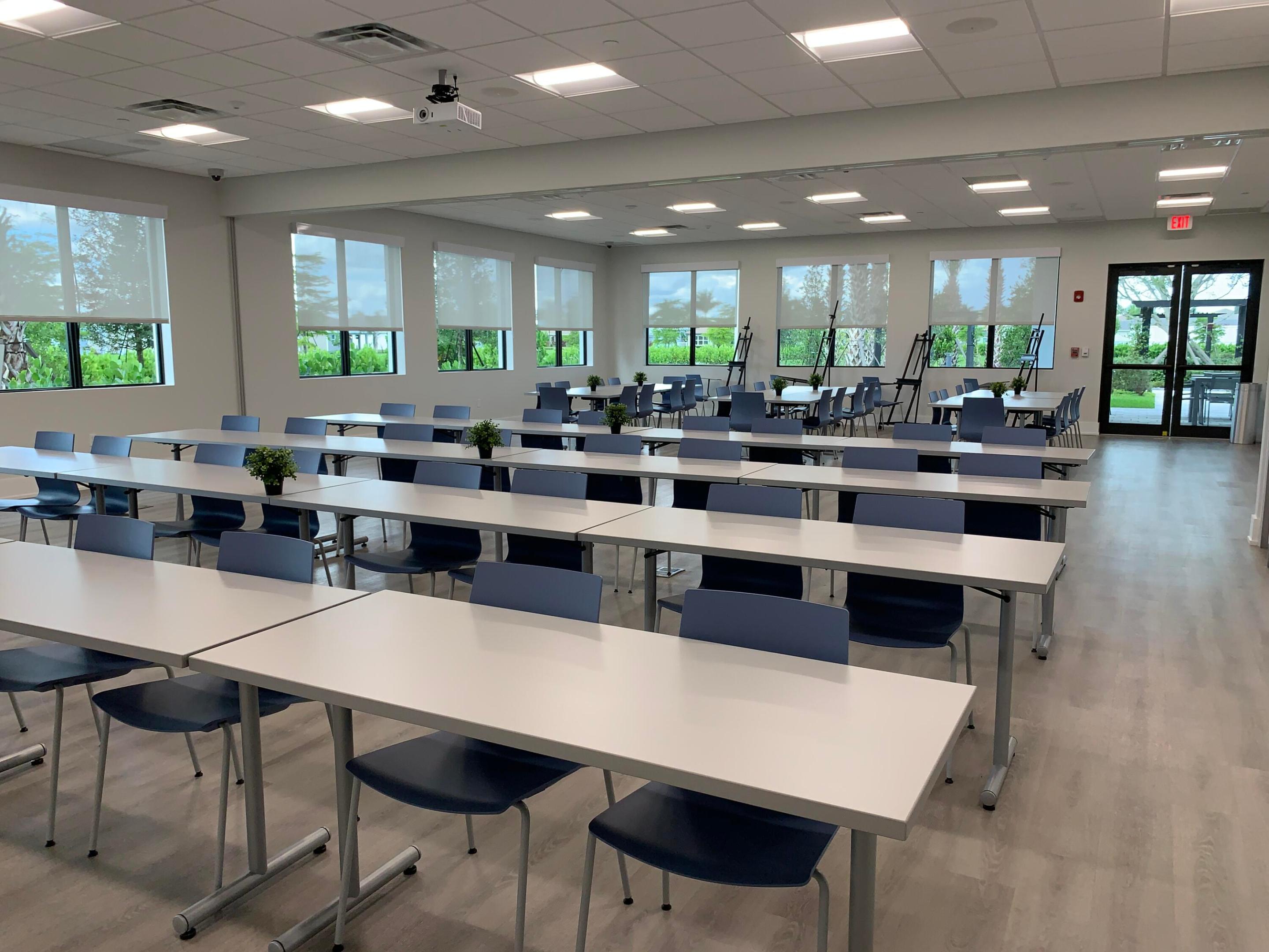 VALENCIA CAY/RIVERLAND - Residential