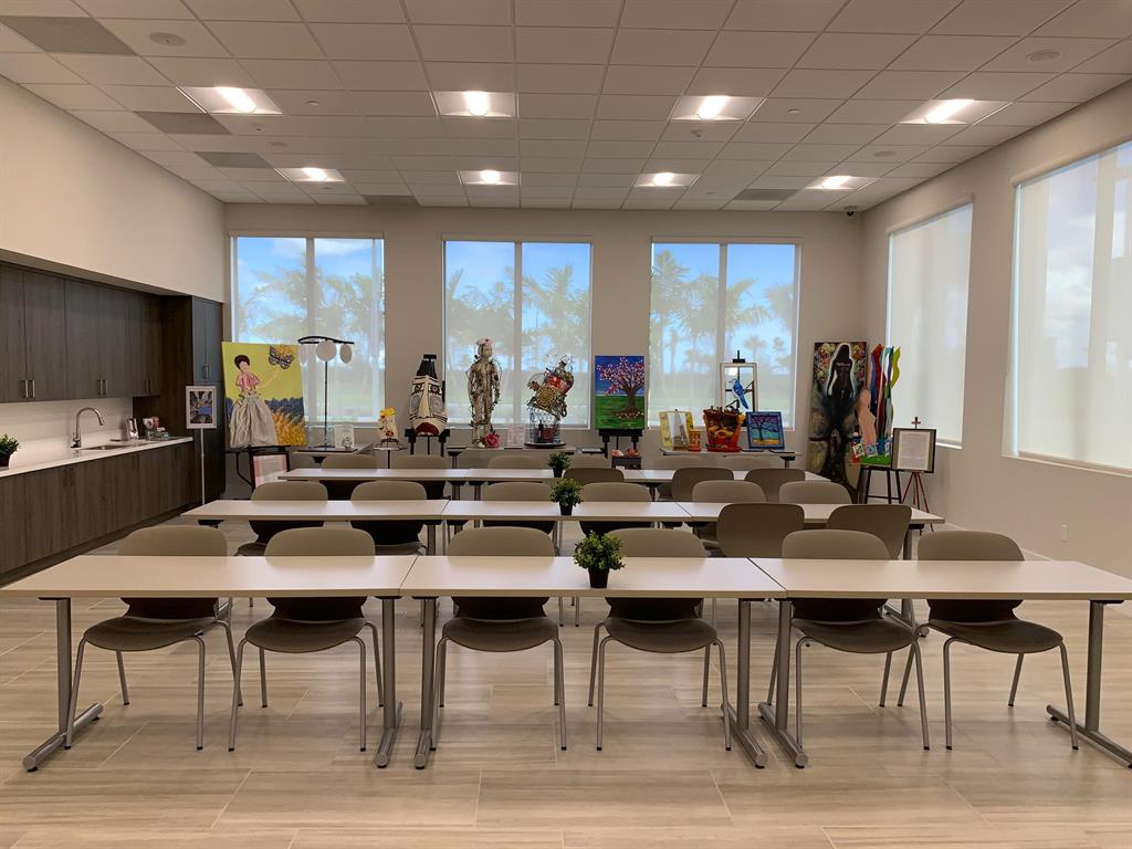 VALENCIA CAY/RIVERLAND - Residential