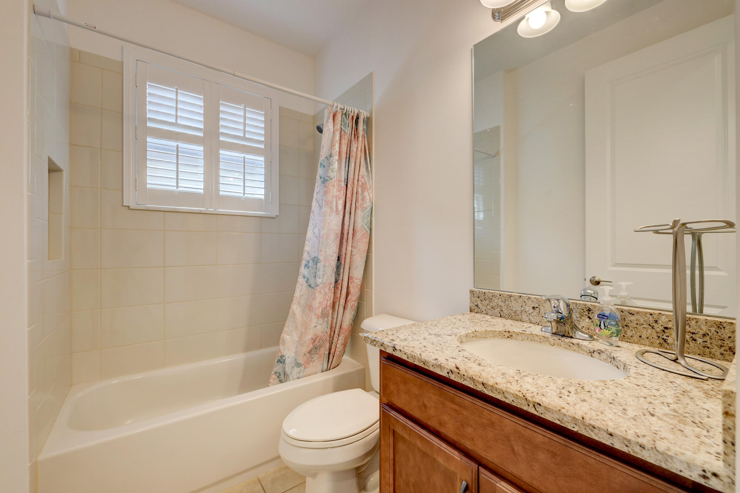 VALENCIA CAY/RIVERLAND - Residential