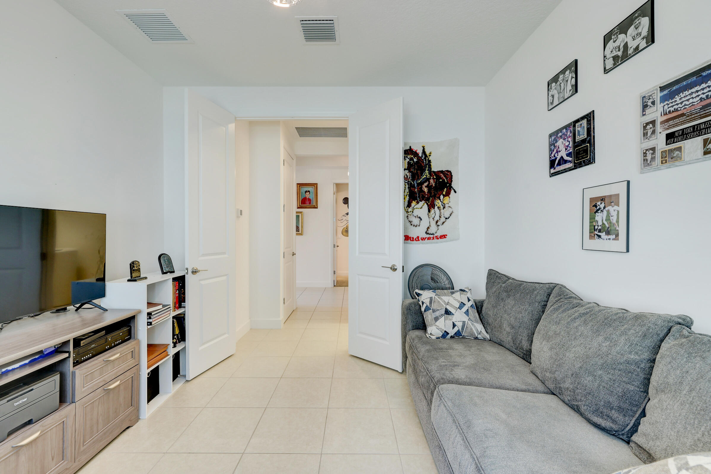 VALENCIA CAY/RIVERLAND - Residential