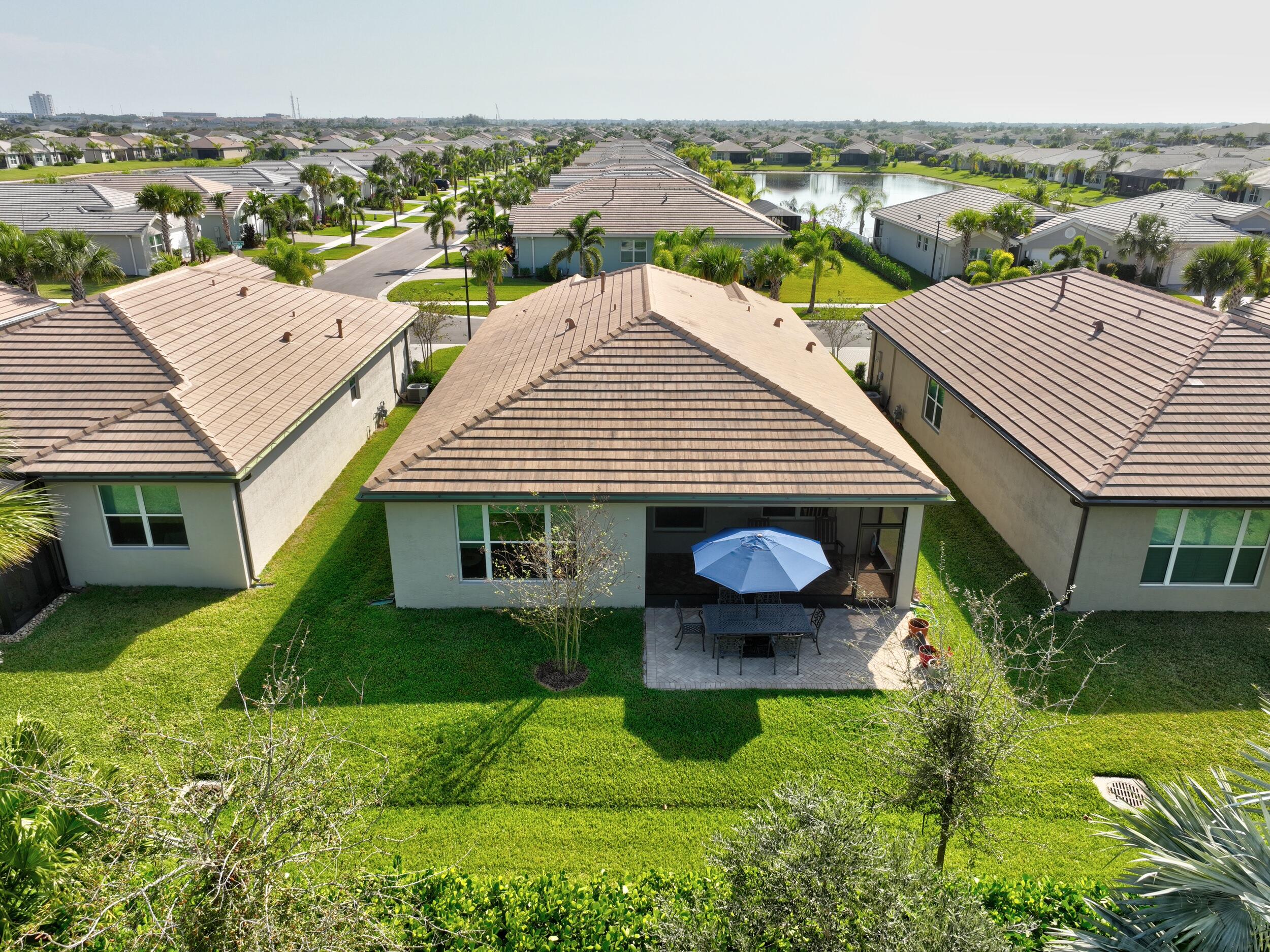 VALENCIA CAY/RIVERLAND - Residential
